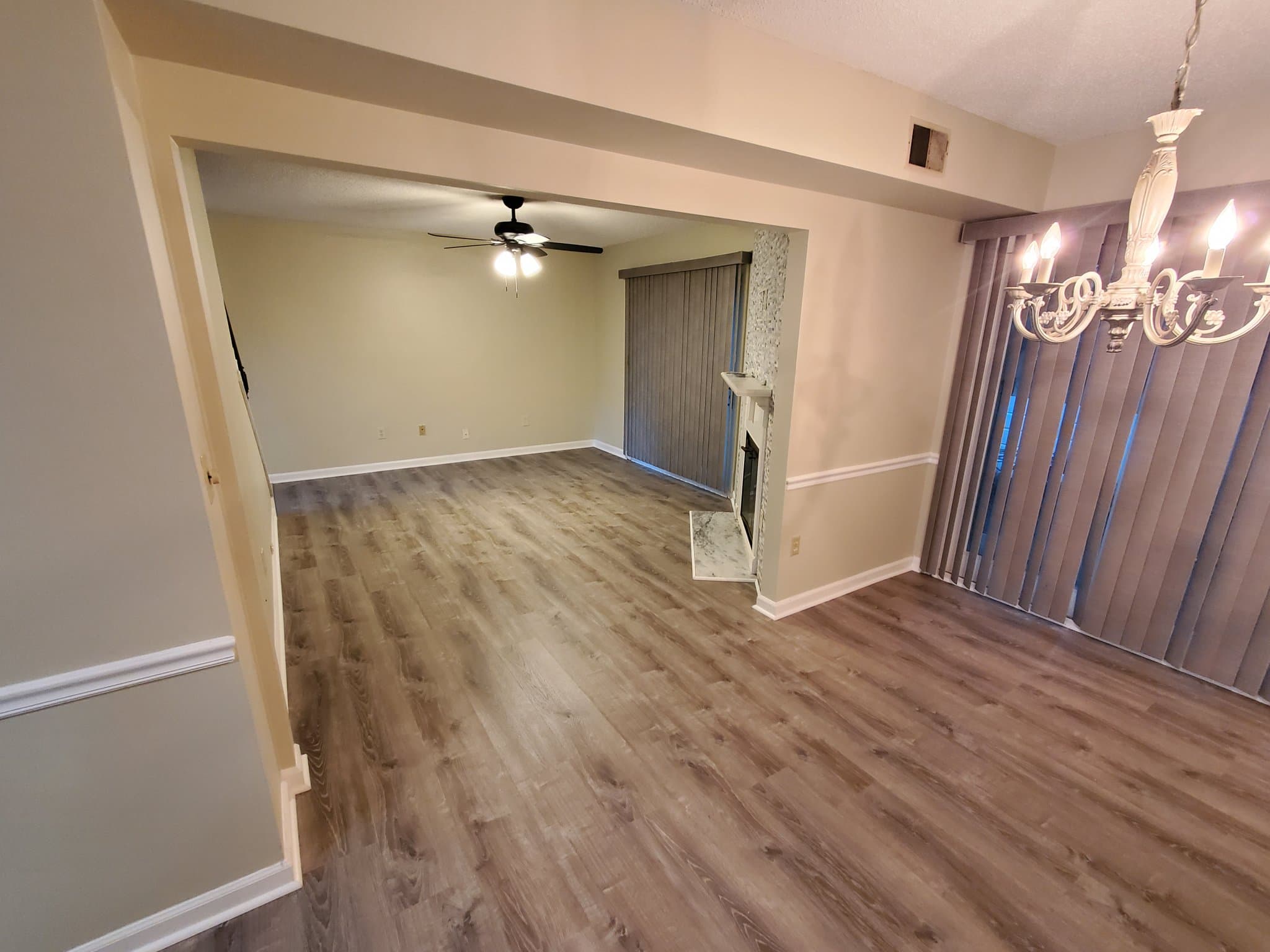 Columbia Townhome: 237 Timber Ct