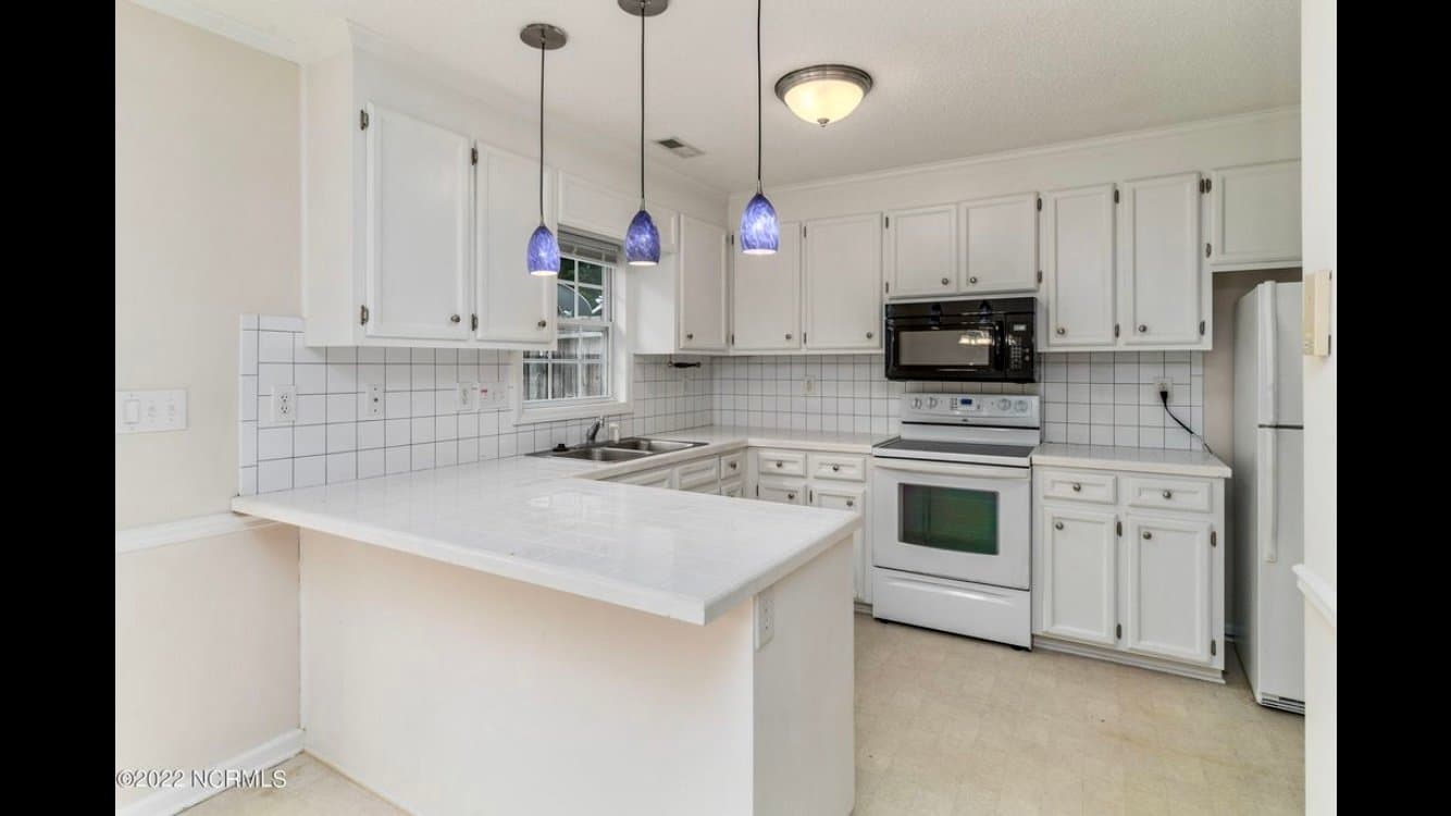 Winterville Townhome: 3809 E Vancroft Cir