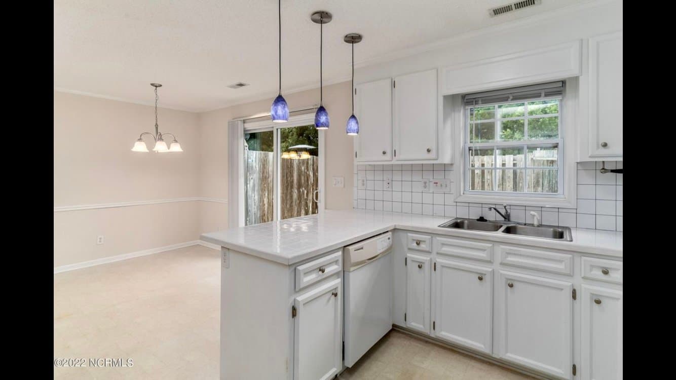 Winterville Townhome: 3809 E Vancroft Cir