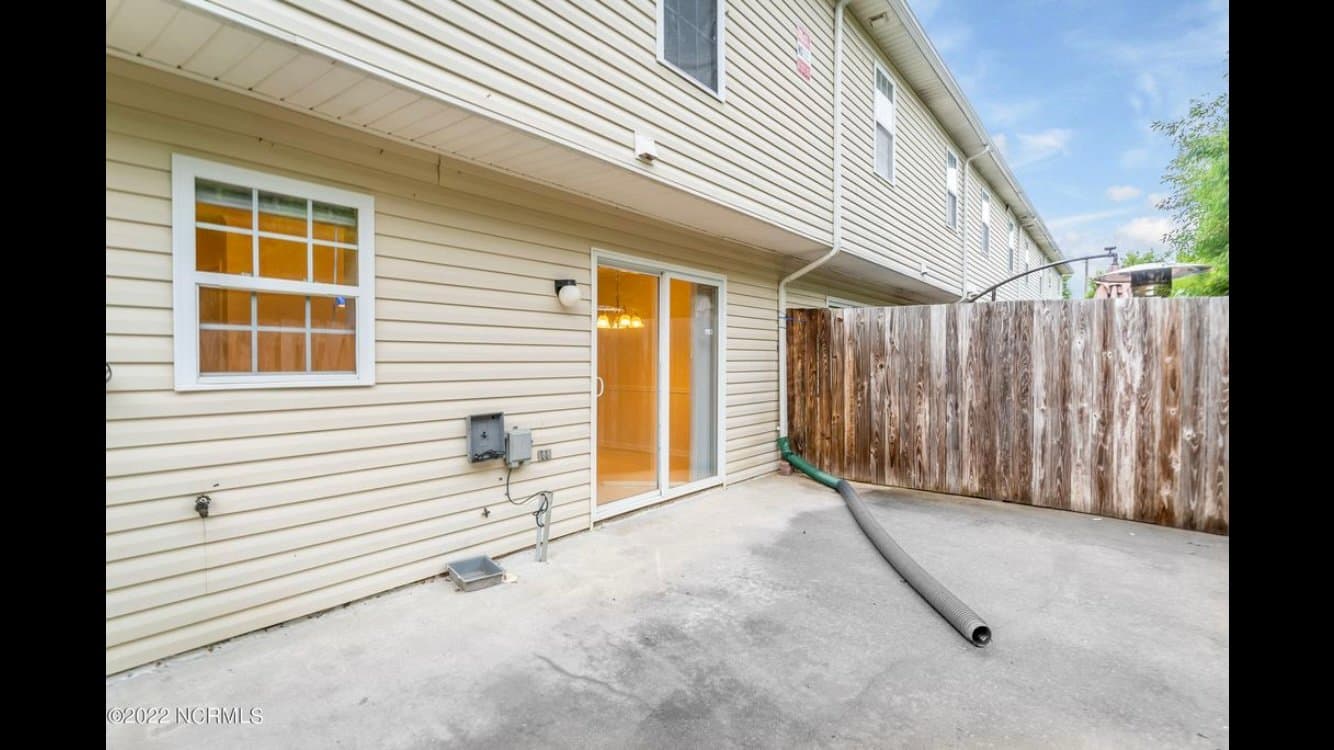 Winterville Townhome: 3809 E Vancroft Cir