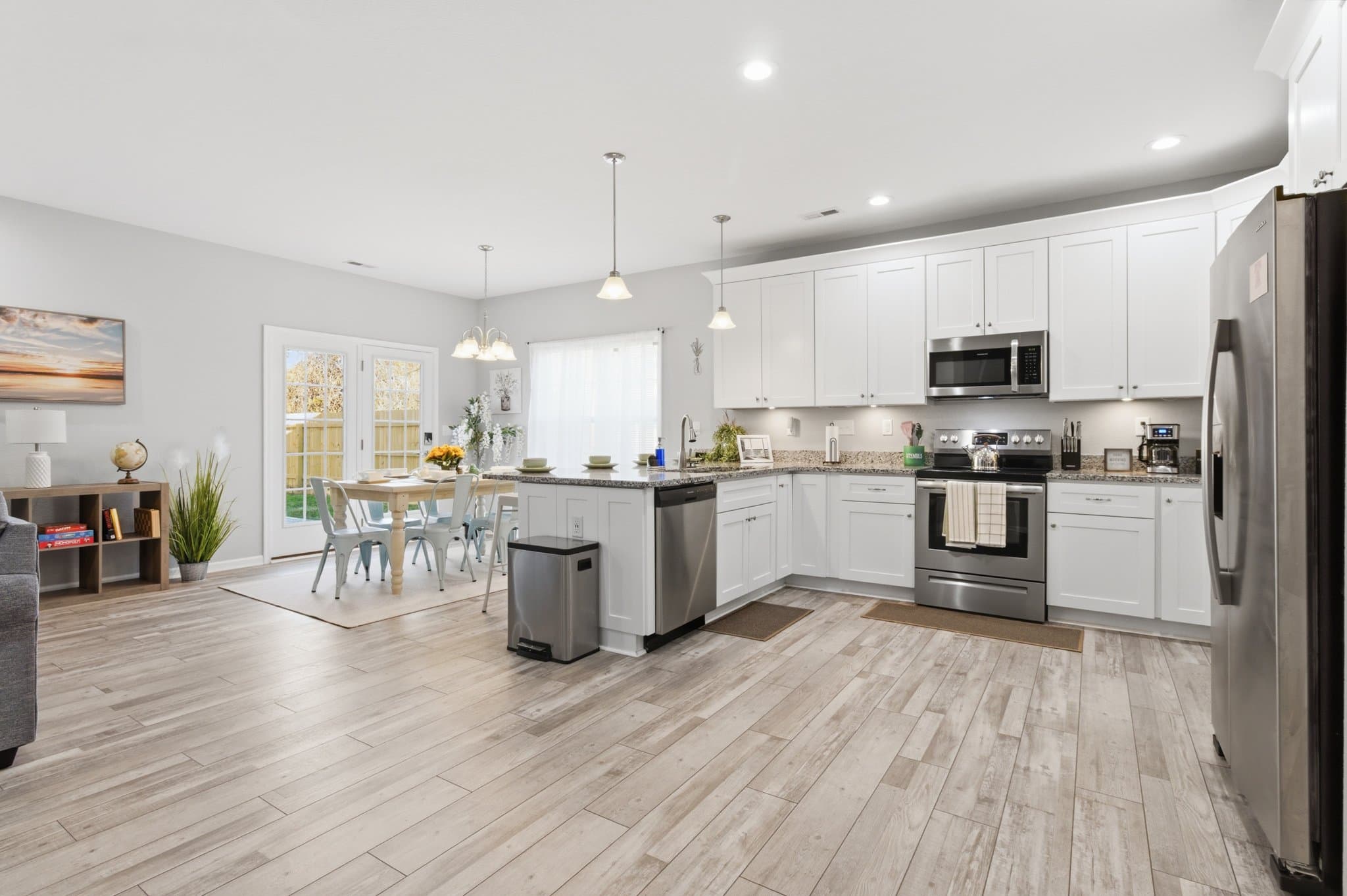 Norfolk House: 8017 thompson rd
