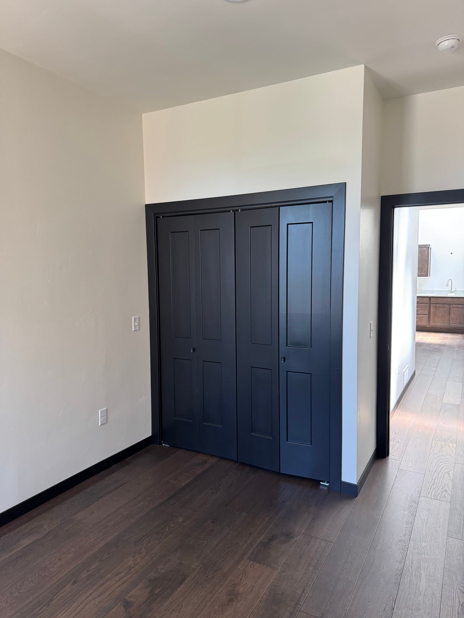 Menominee Apartment: 517 1st St