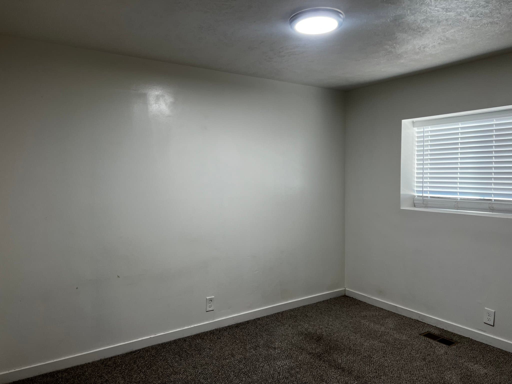 West Valley Townhome: 3909 W Benview Ave
