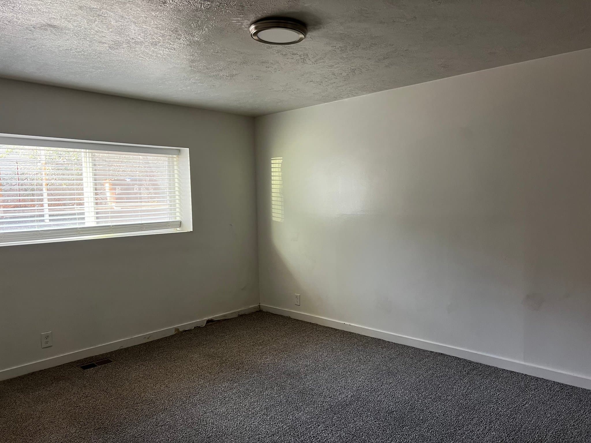 West Valley Townhome: 3909 W Benview Ave