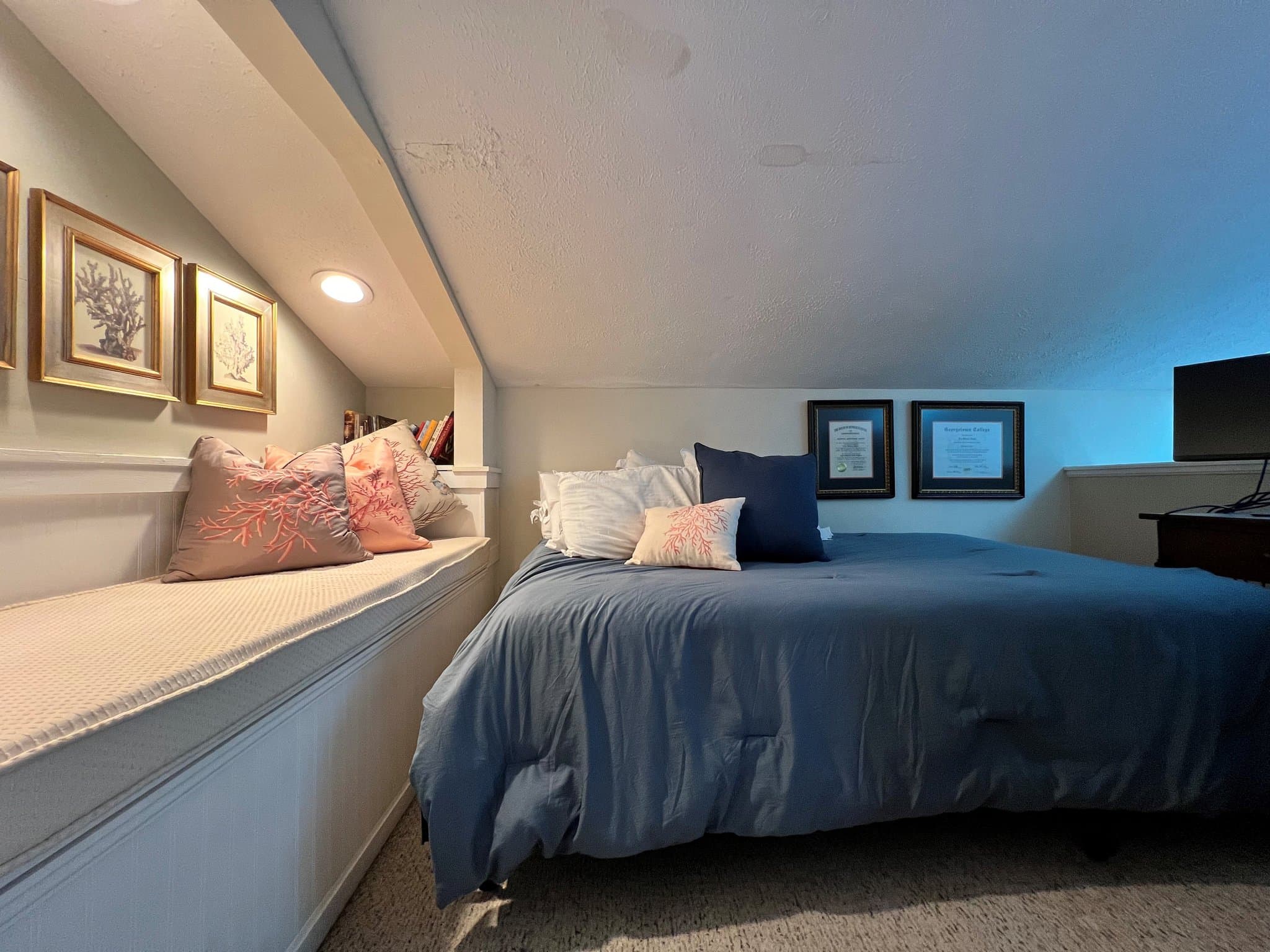 Louisville Condo: 370 Crescent Spring Dr
