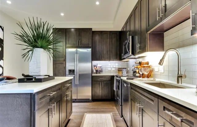 Dallas Apartment: 5313 Reiger Ave
