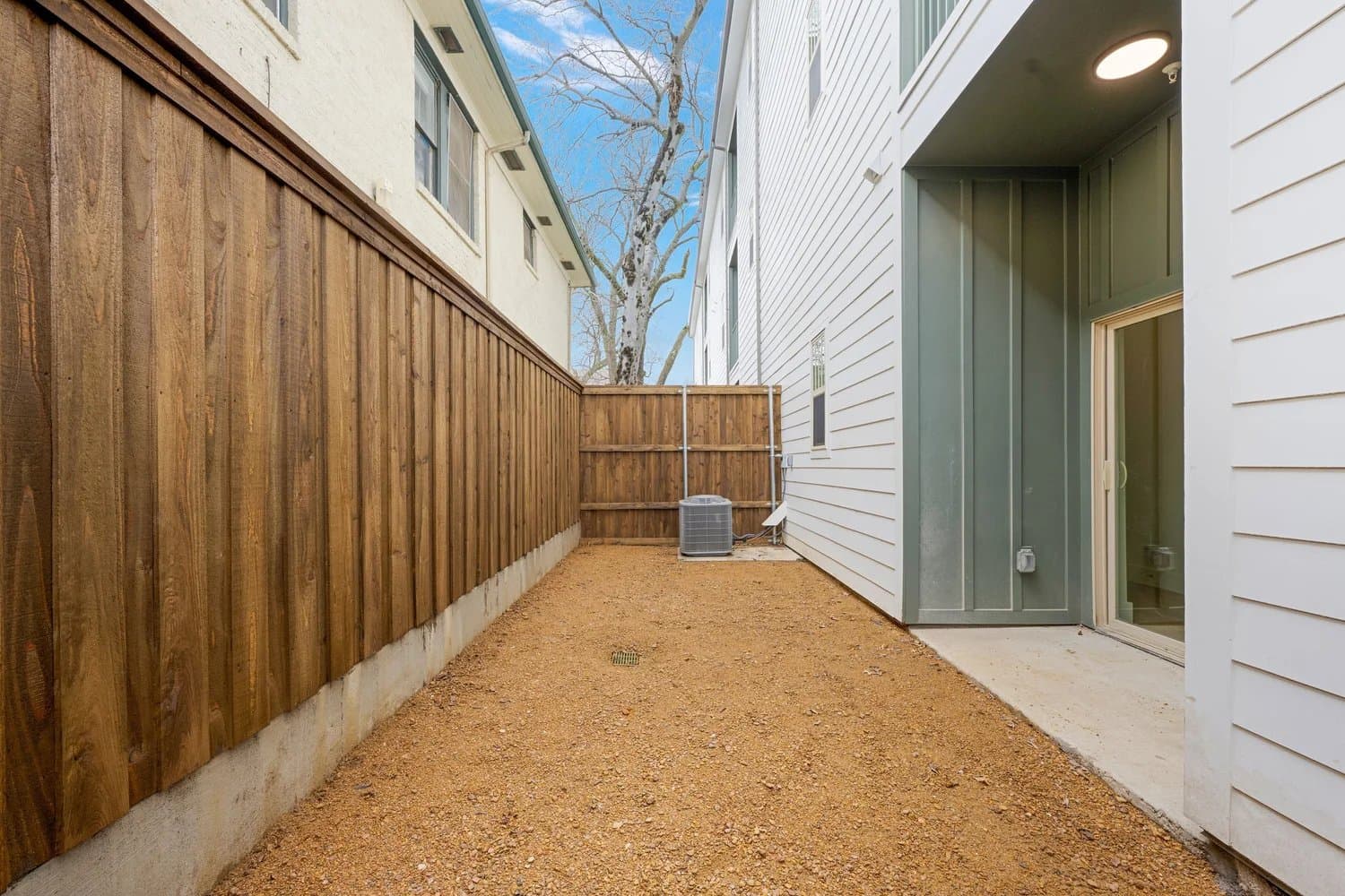 Dallas Apartment: 5313 Reiger Ave