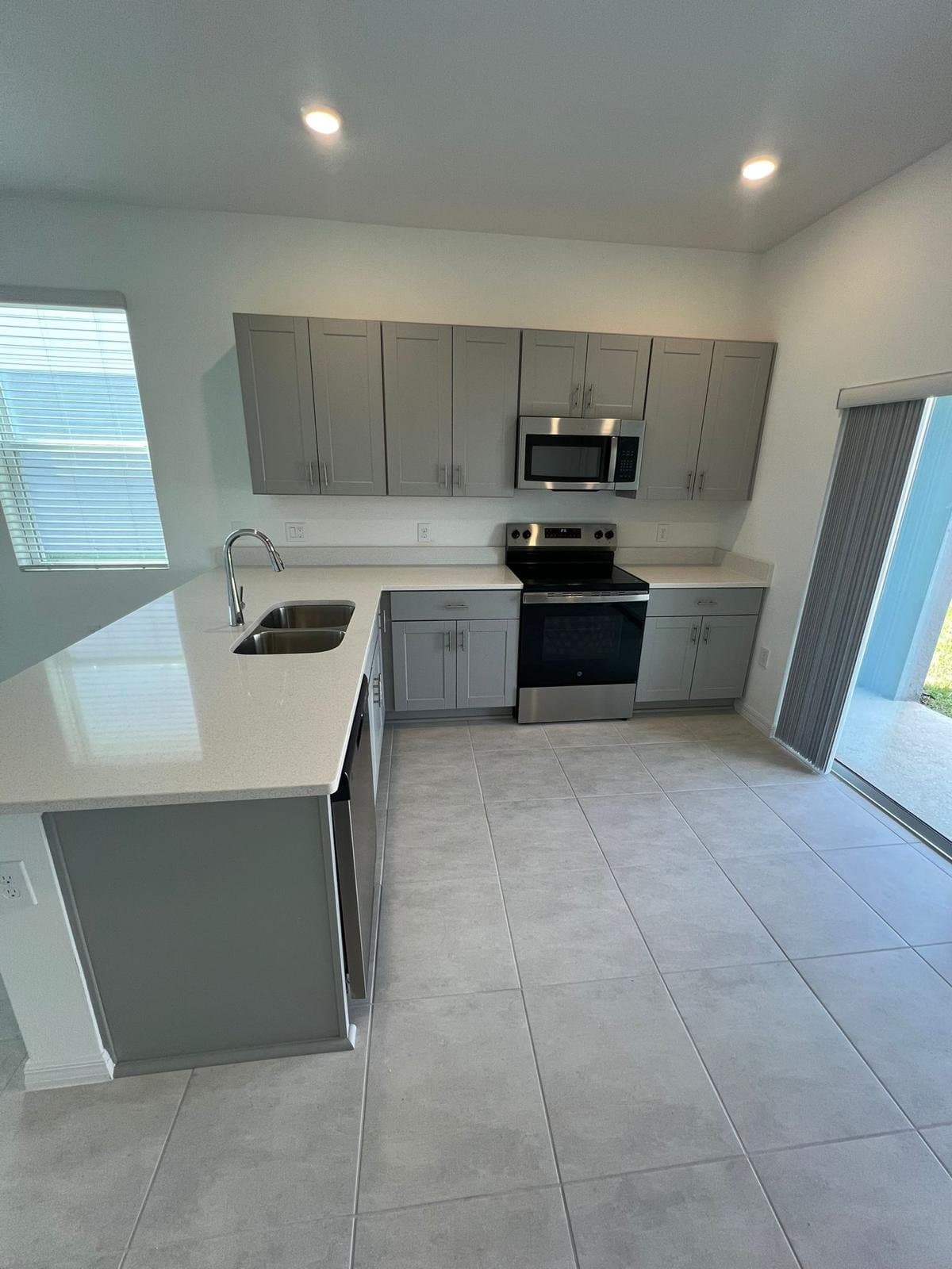 Kissimmee Townhome: 3112 Skyline Loop