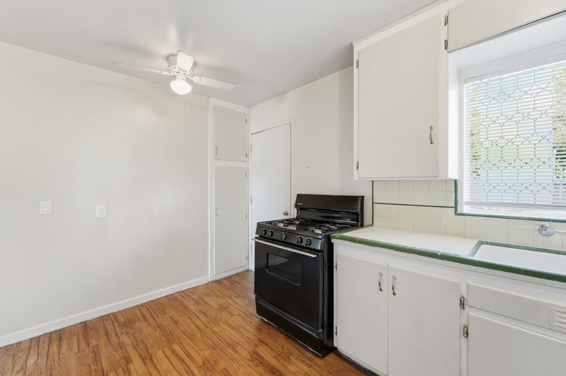 Merced Apartment: 139 W 18th St,