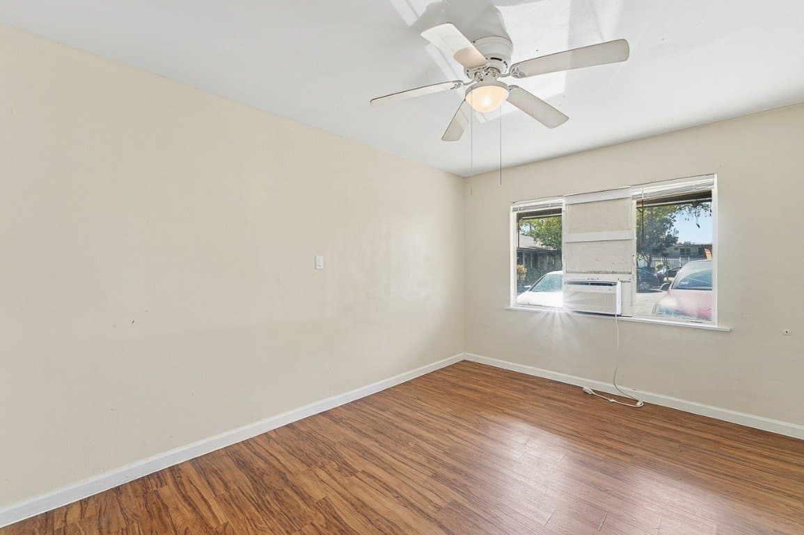 Merced Apartment: 139 W 18th St,