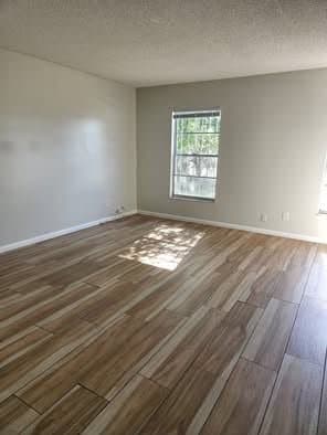 Tampa House: 8809 n 14thst