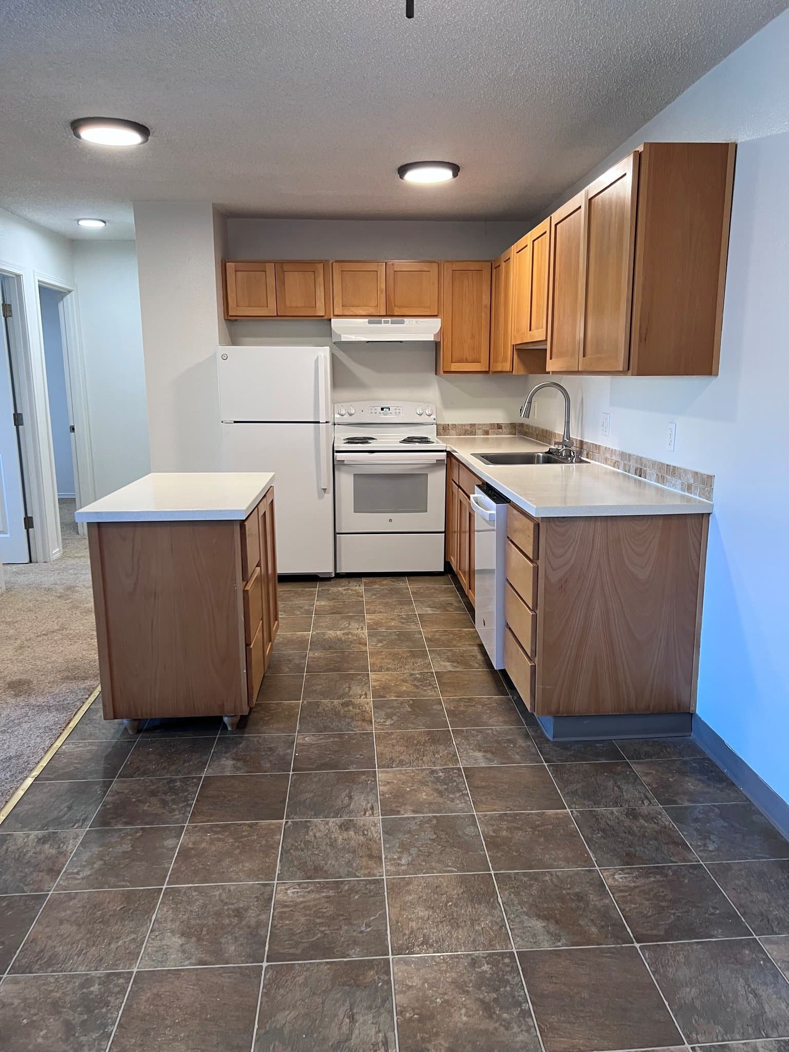 Beaverton Apartment: 17260 SW Heritage Court