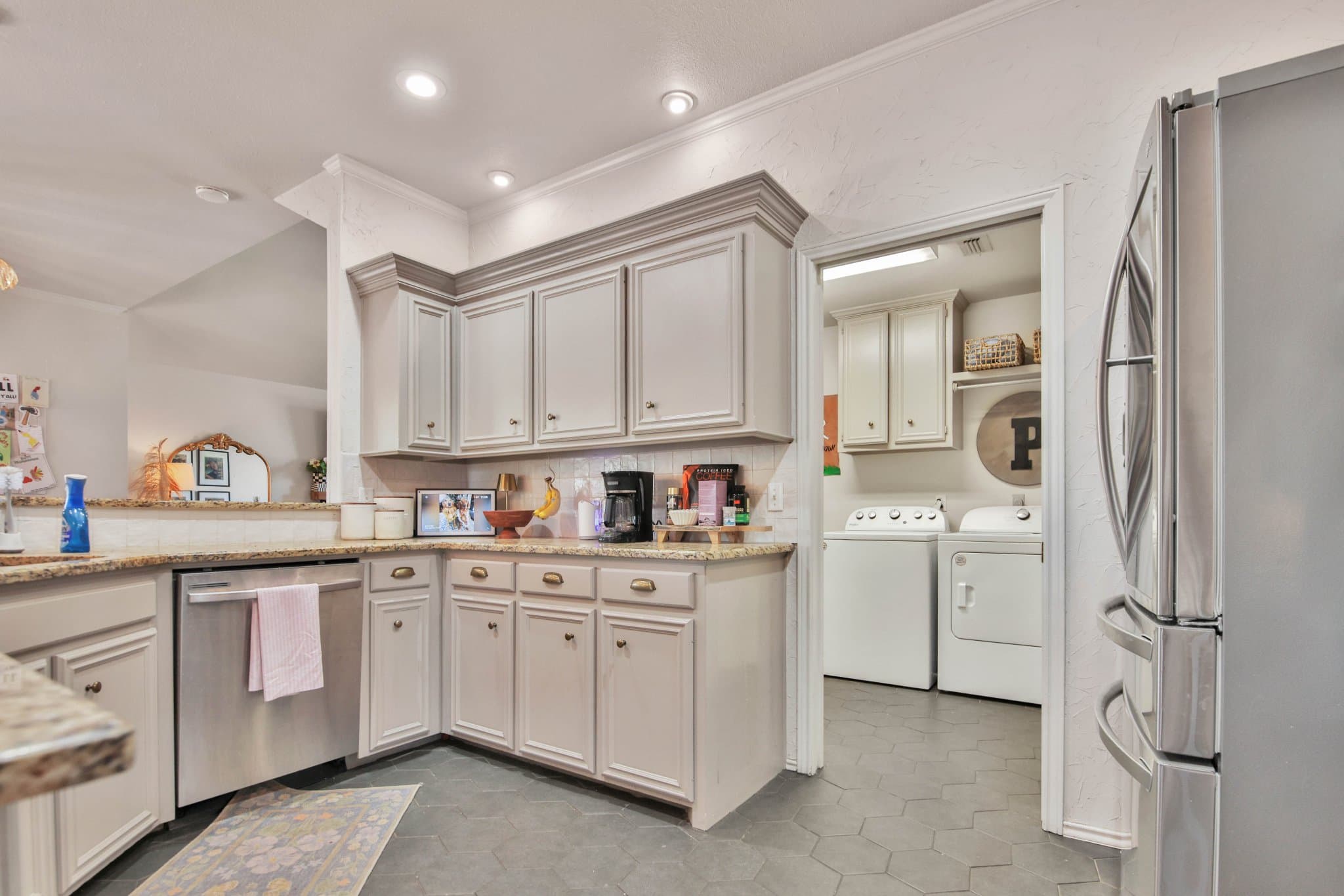Lubbock House: 6018 74th St