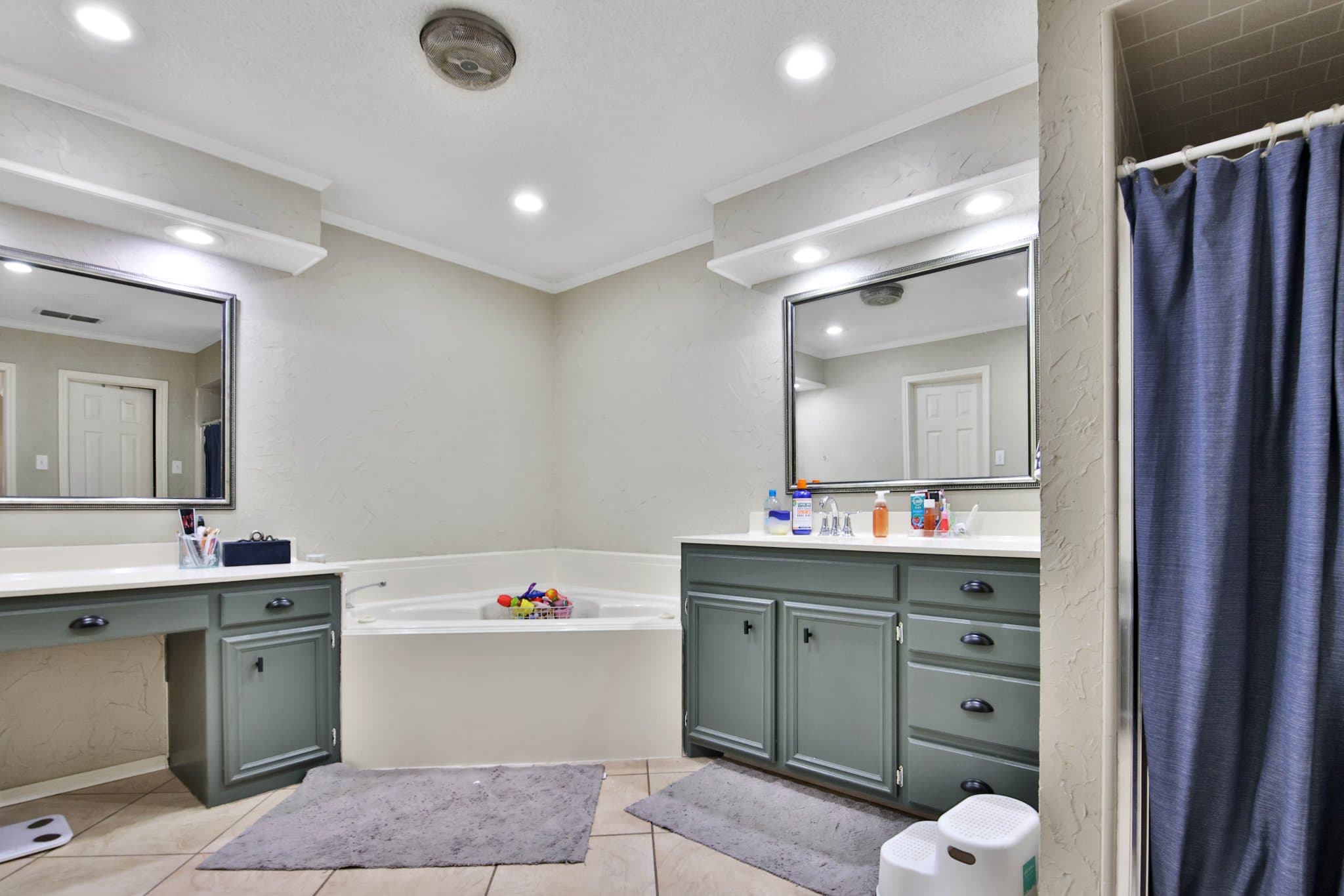 Lubbock House: 6018 74th St