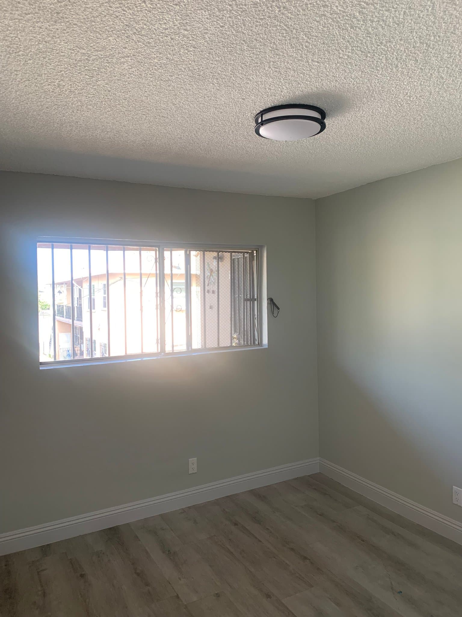 LOS ANGELES Apartment: 3511 w 15th St