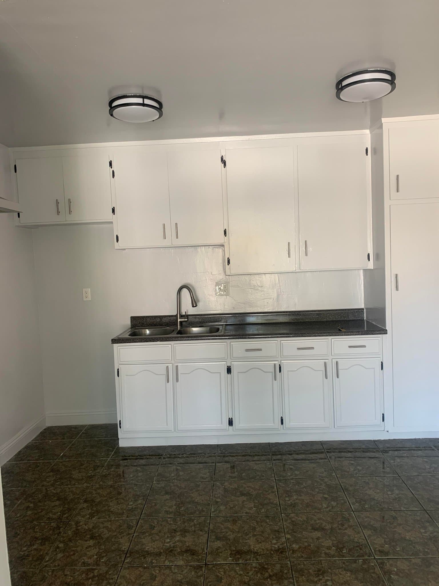 LOS ANGELES Apartment: 3511 w 15th St