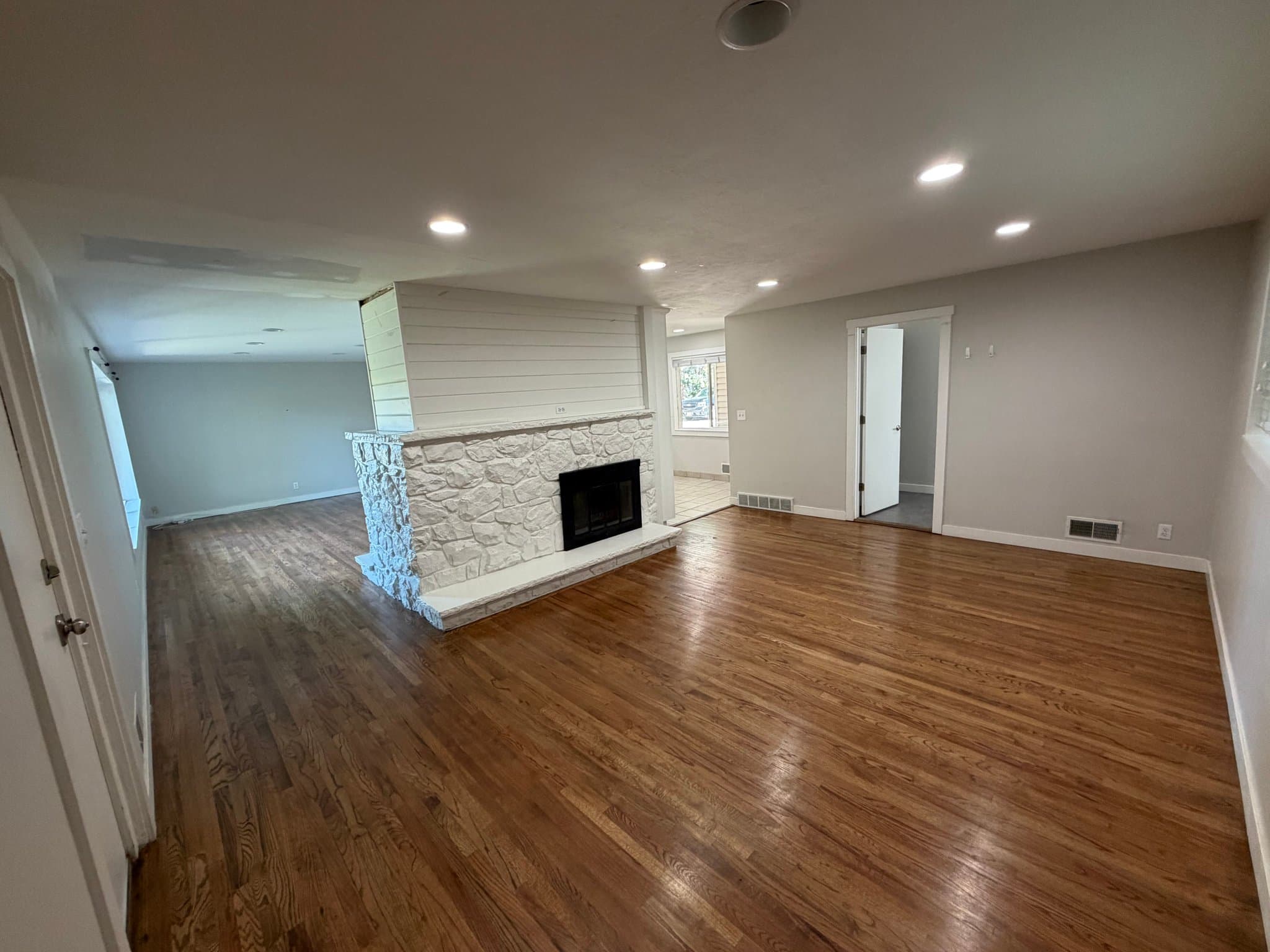Holladay House: 5532 Woodcrest Drive
