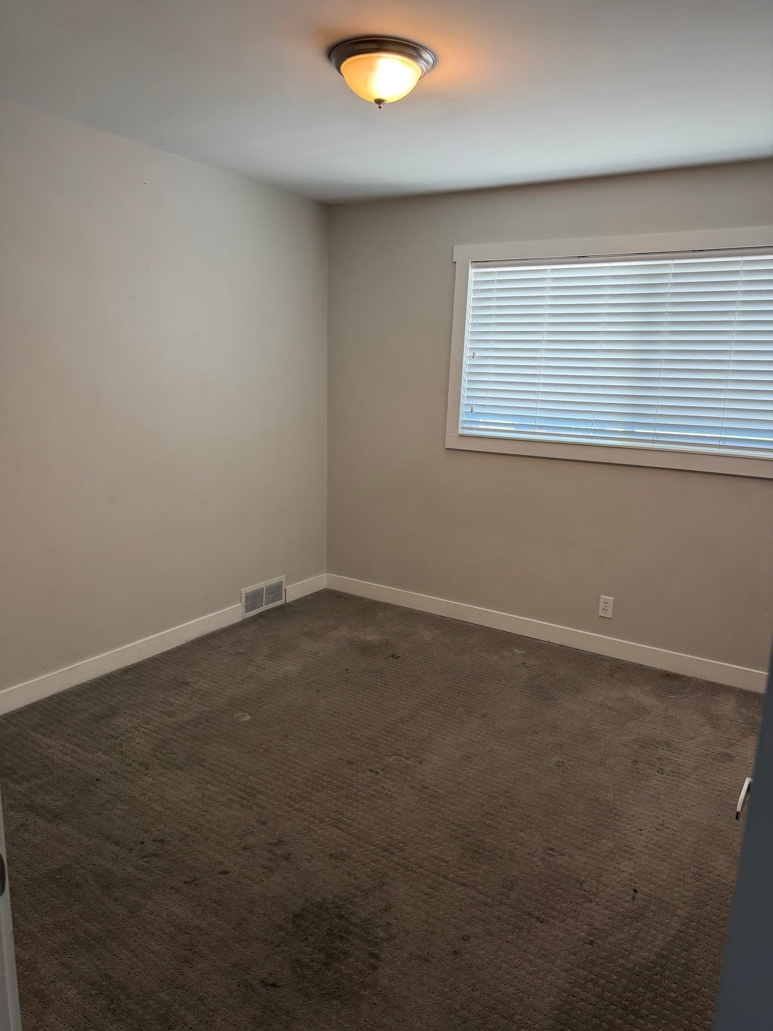 Holladay House: 5532 Woodcrest Drive