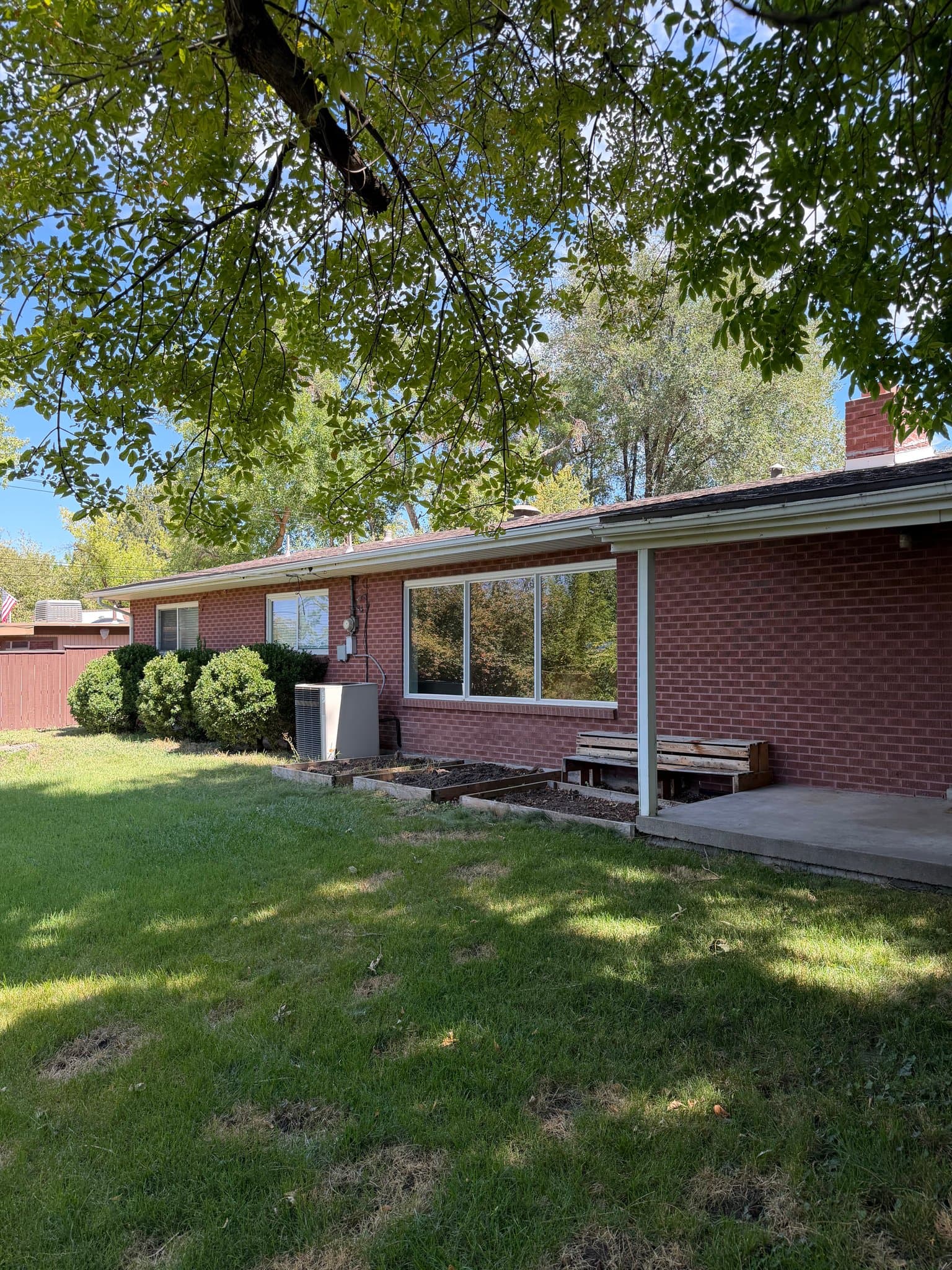 Holladay House: 5532 Woodcrest Drive