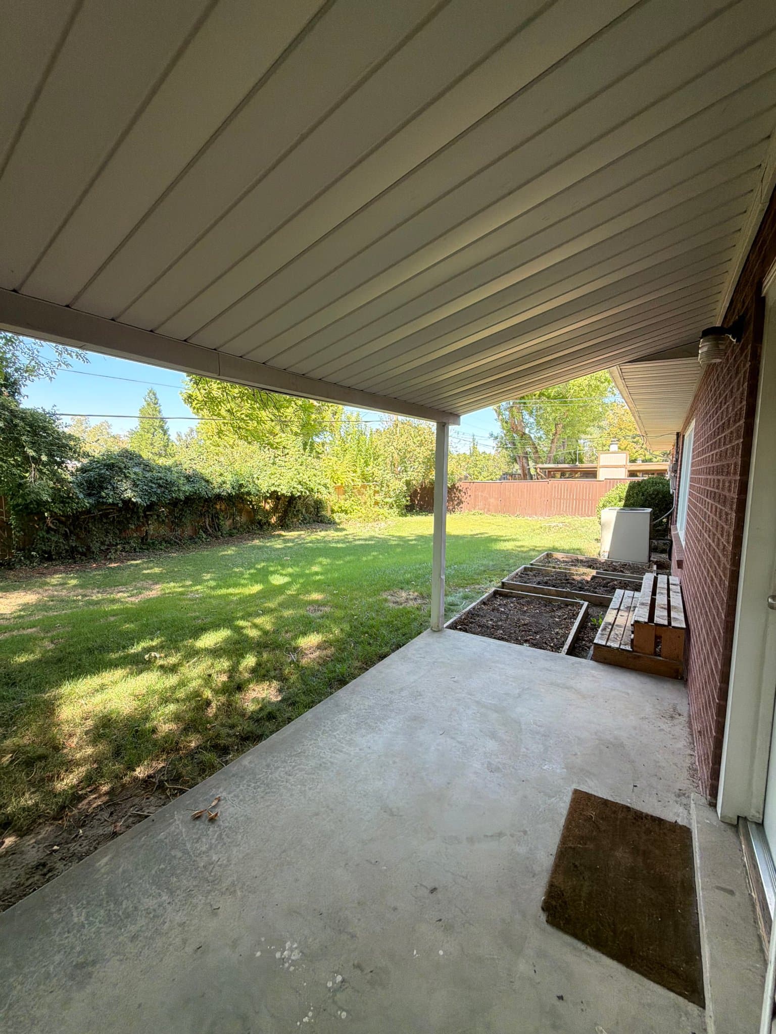 Holladay House: 5532 Woodcrest Drive
