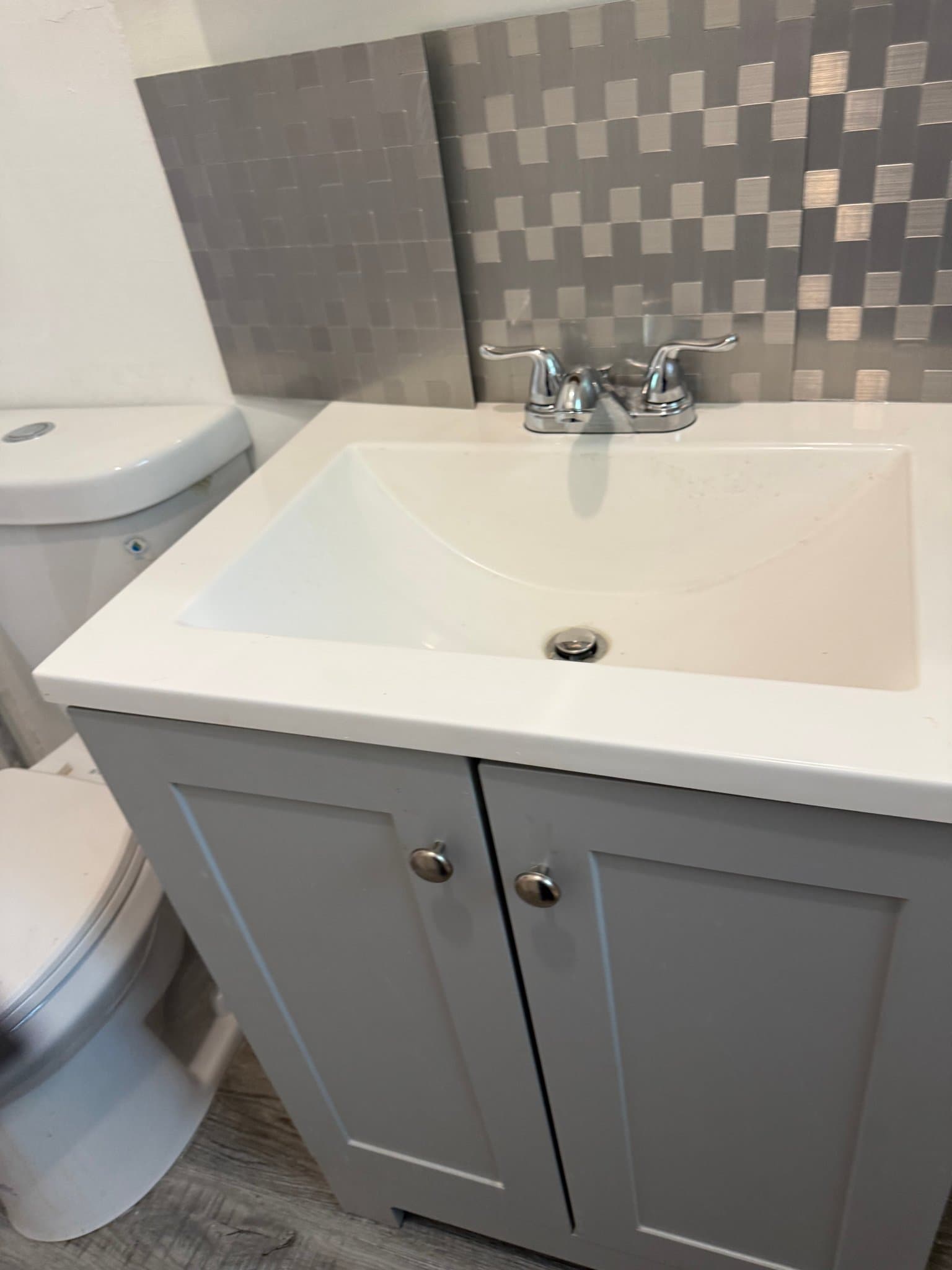 Chicago Apartment: 5104 W Huron St