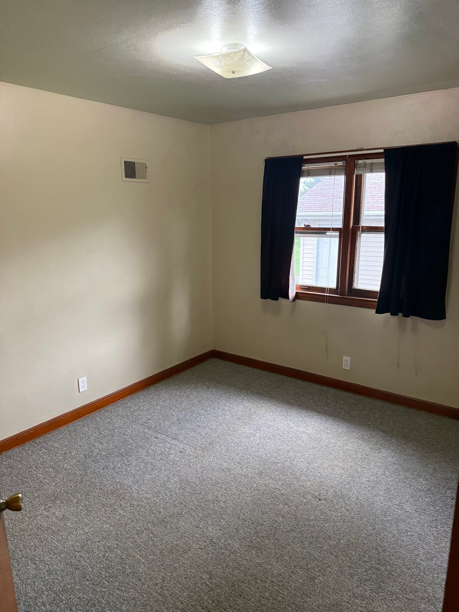 Milwaukee House: 5672 S 13th St