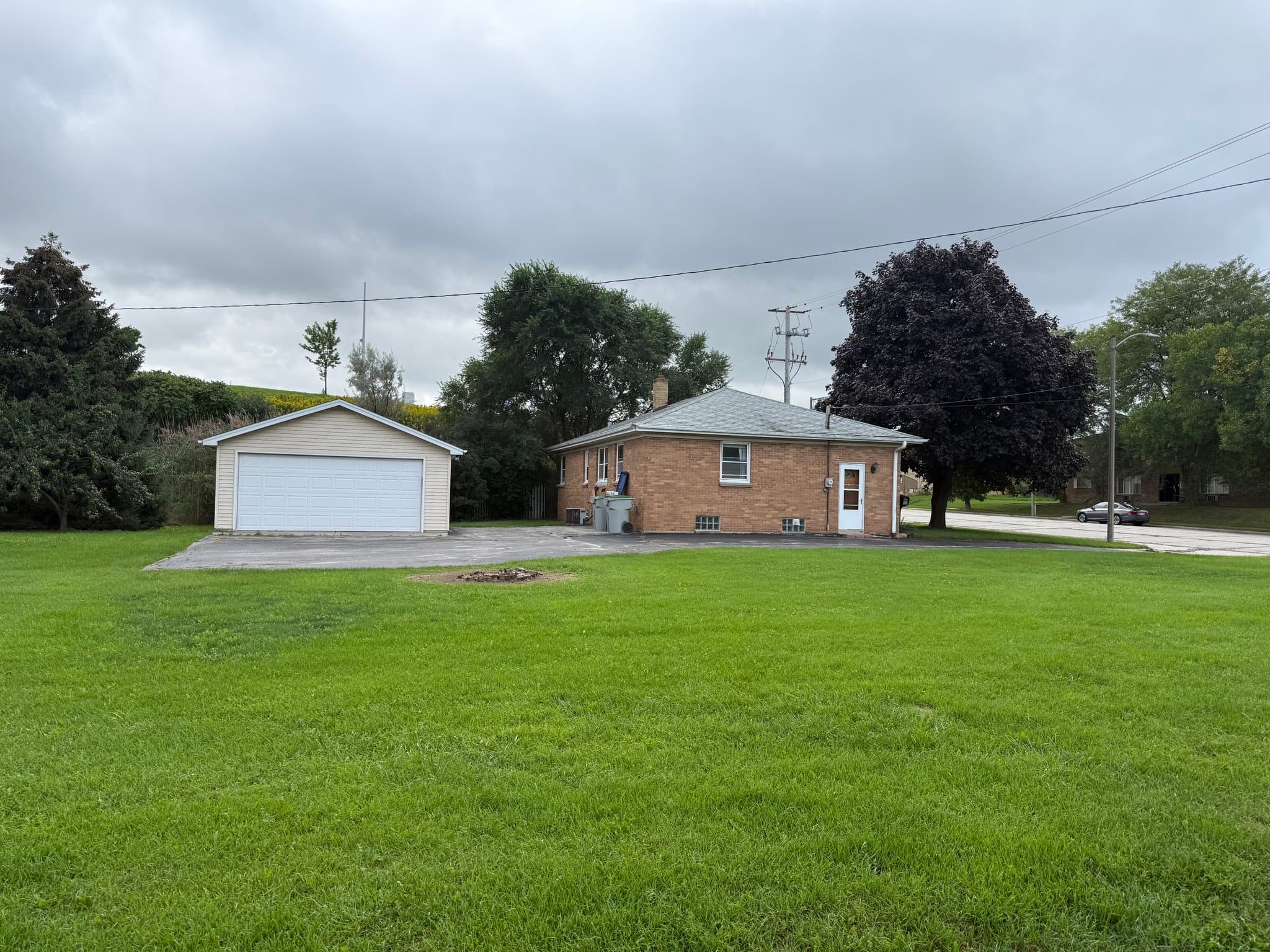 Milwaukee House: 5672 S 13th St
