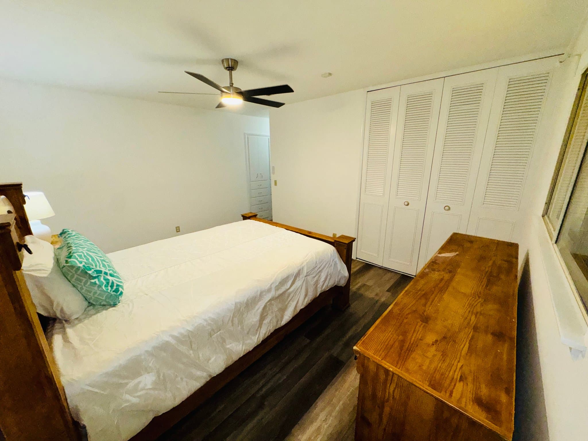 San Antonio Single Room: 5618 Sir Gareth Dr.