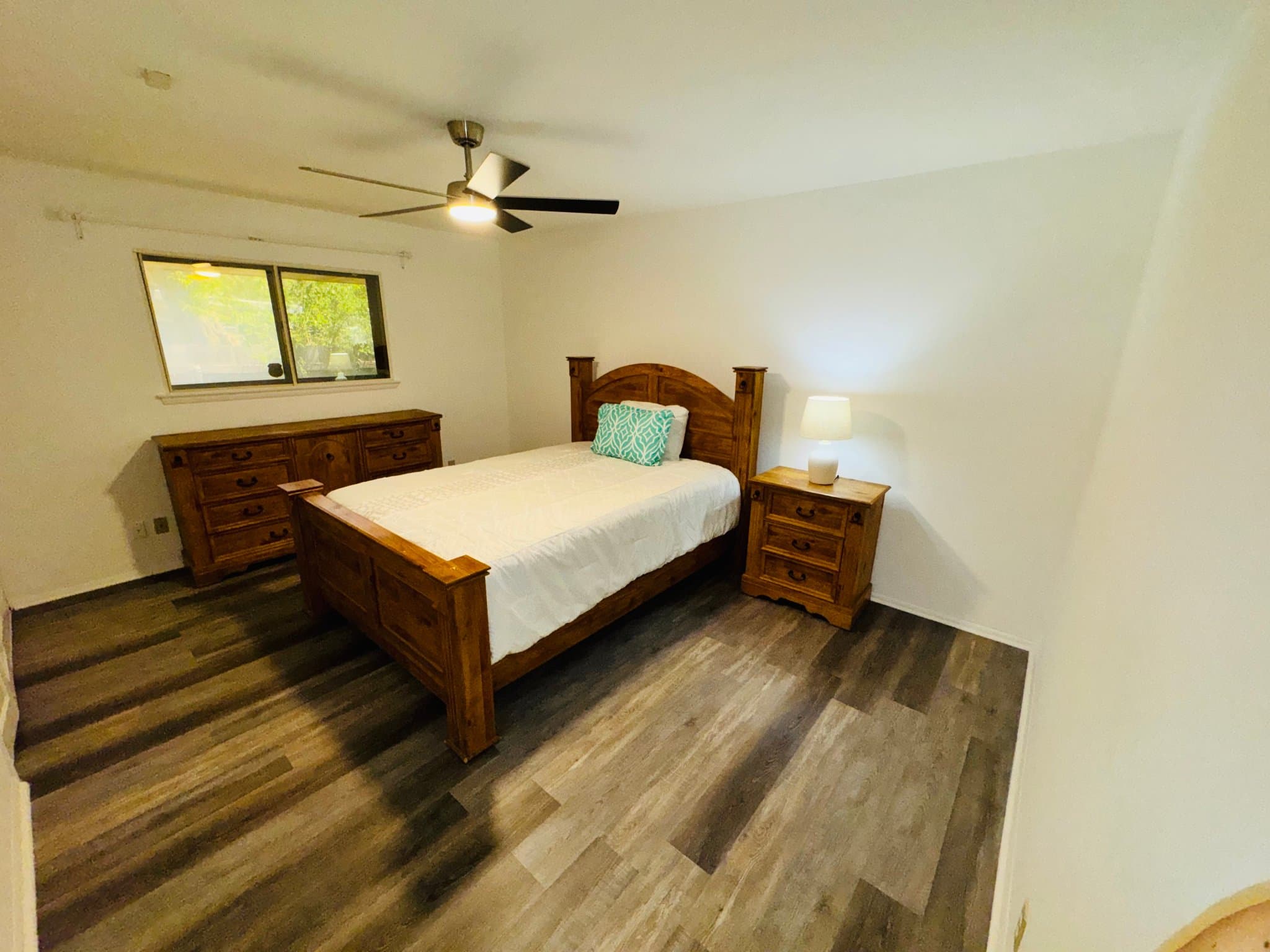 San Antonio Single Room: 5618 Sir Gareth Dr.