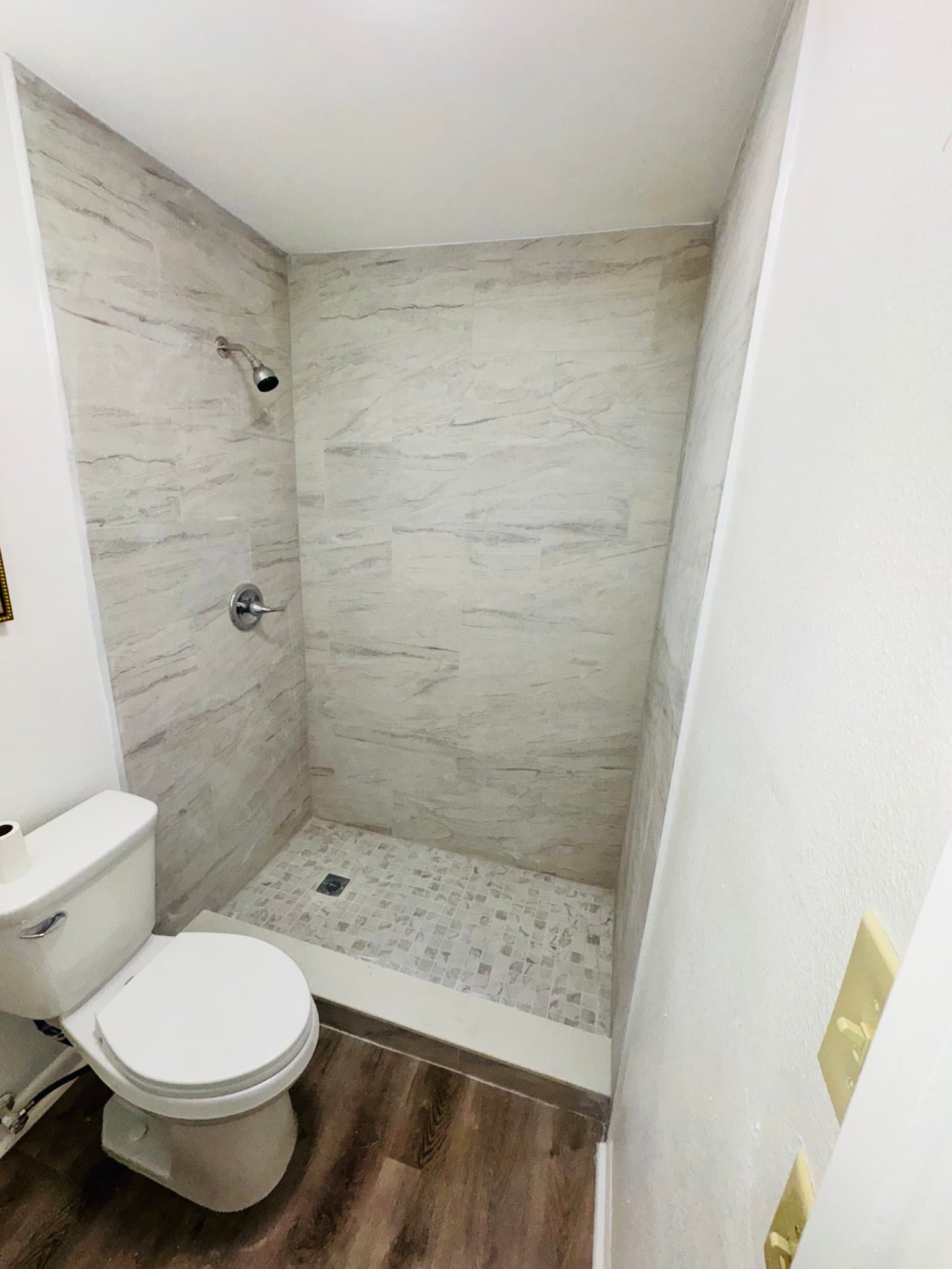 San Antonio Single Room: 5618 Sir Gareth Dr.