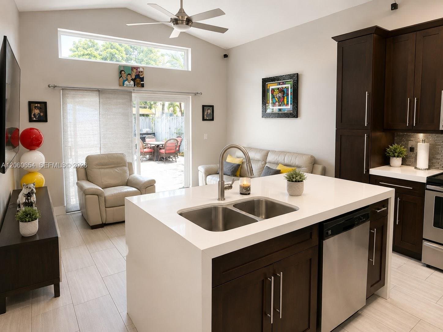 Miramar House: Sw 32 st