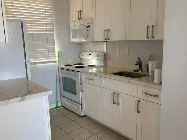Honolulu Condo: 1025 Kalo Place