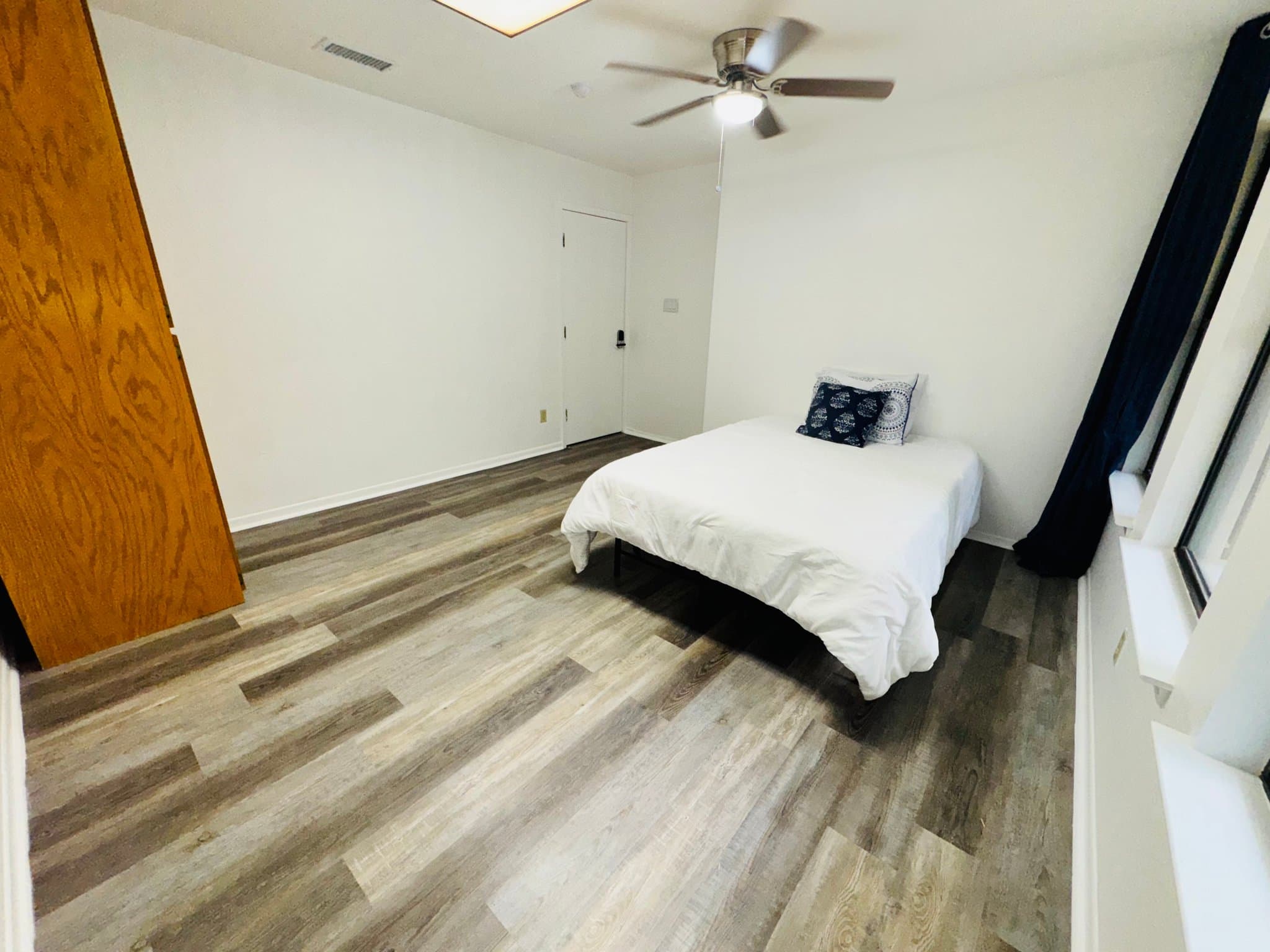 San Antonio Single Room: 5618 Sir Gareth Dr.