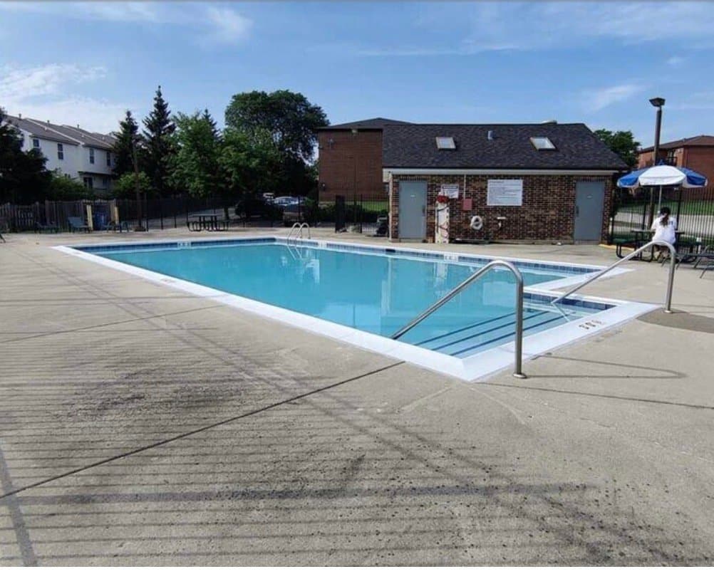 Glendale Heights Condo: 1003 Spruce St