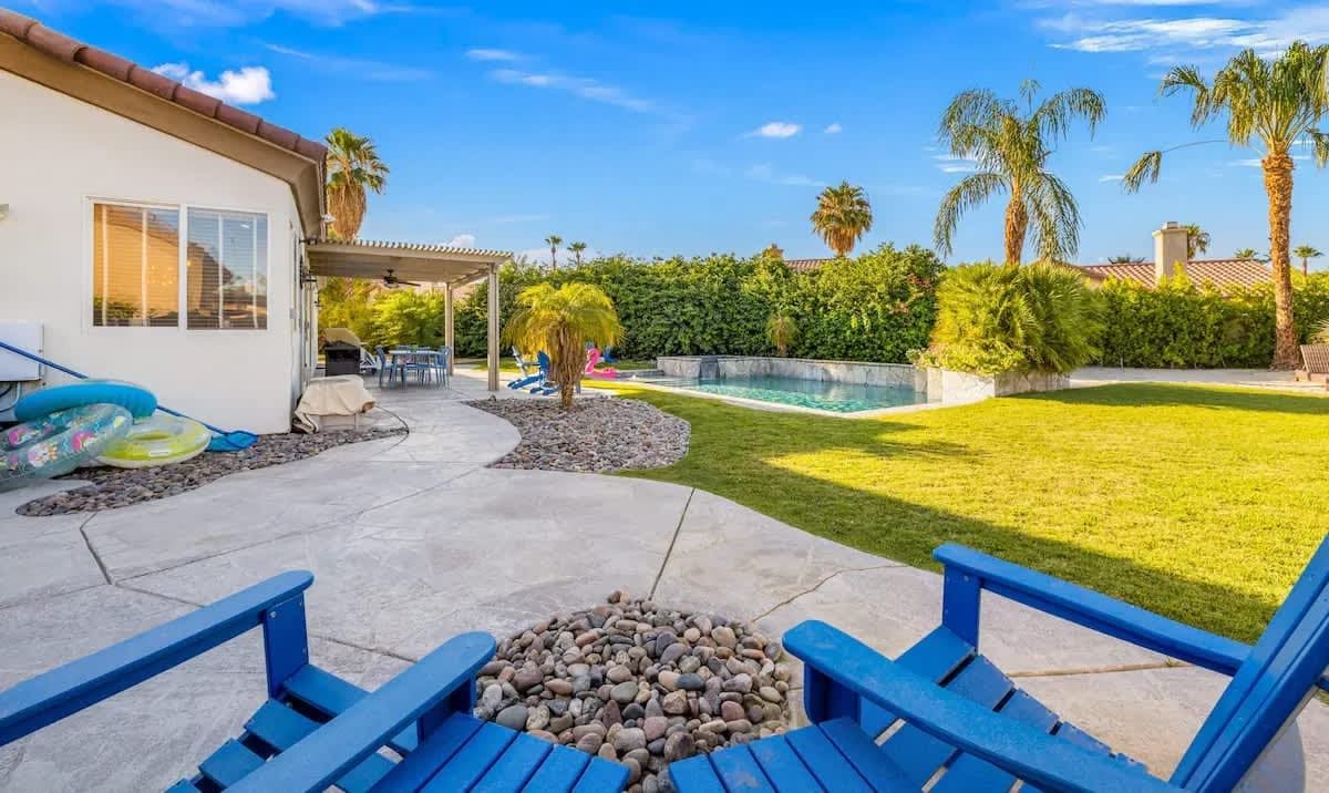 La Quinta House: 44260 Vía Coronado