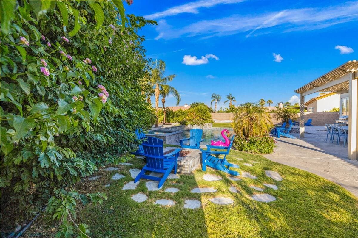 La Quinta House: 44260 Vía Coronado