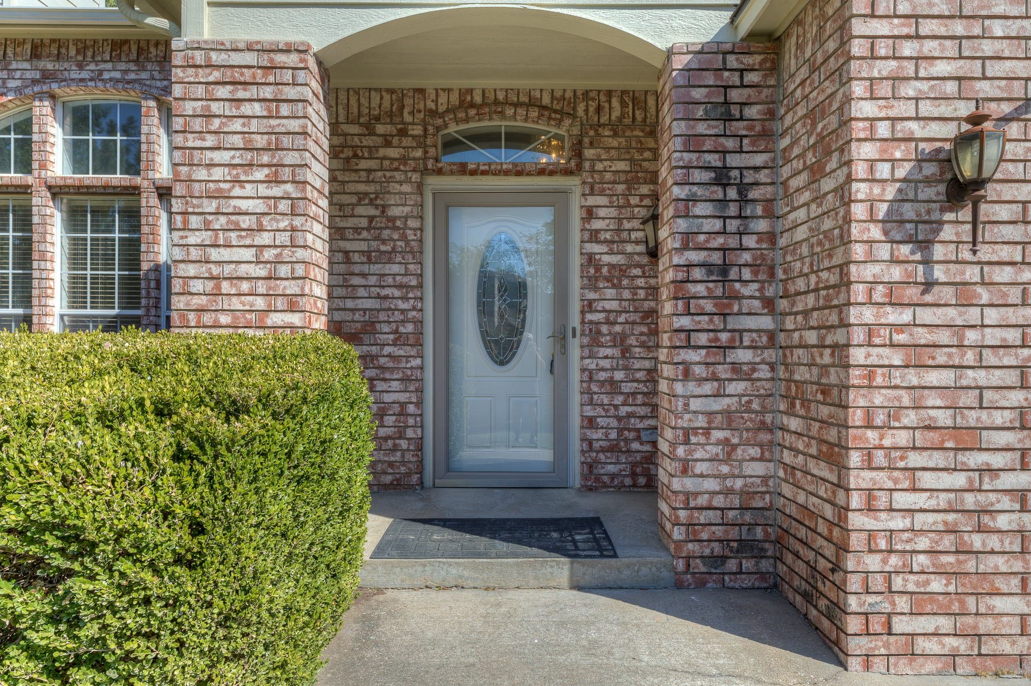 Broken Arrow House: 3832 W Forth Worth St