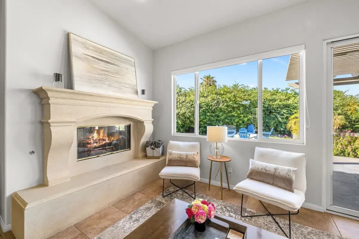 La Quinta House: 44260 Vía Coronado