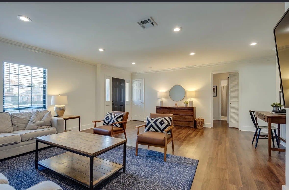 Brentwood Condo: 1109 Brentwood Pointe