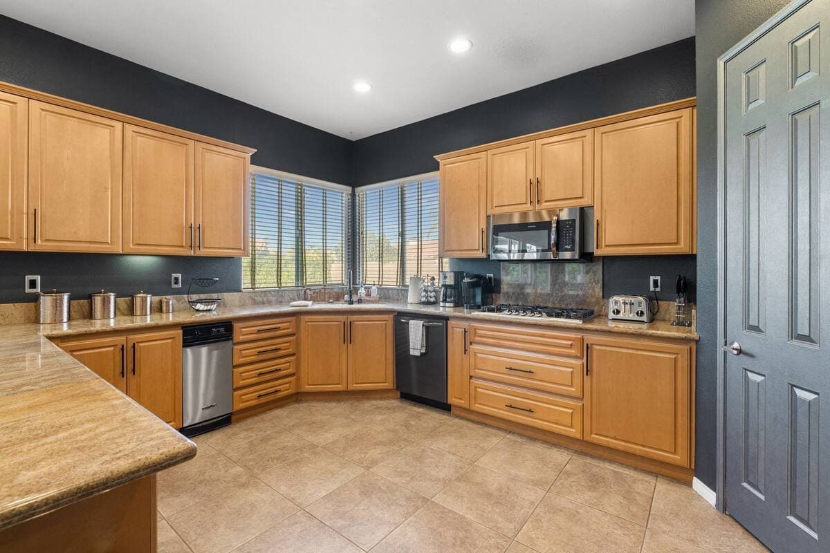 La Quinta House: 44260 Vía Coronado