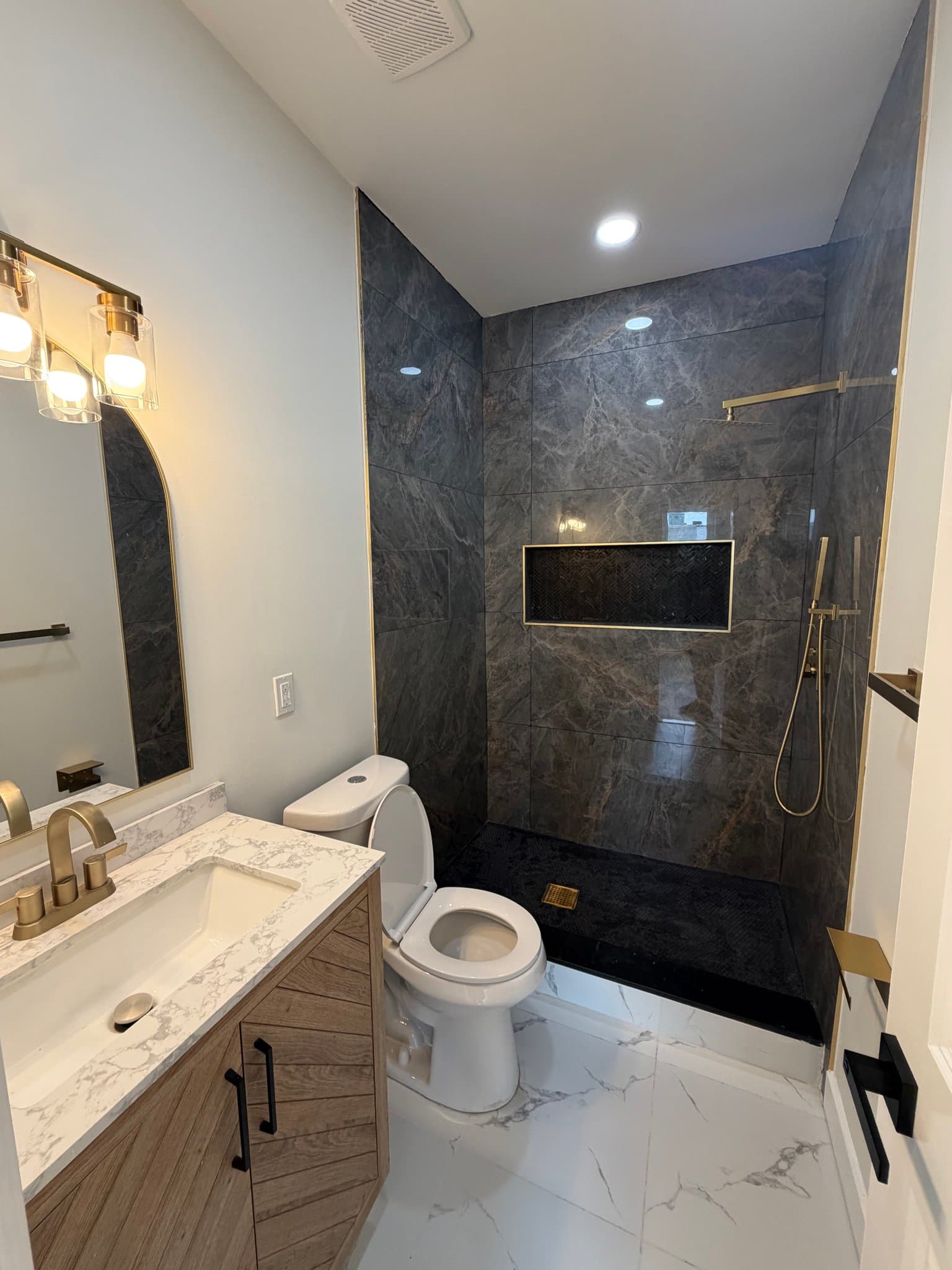 Baltimore Townhome: 1404 E Lanvale St