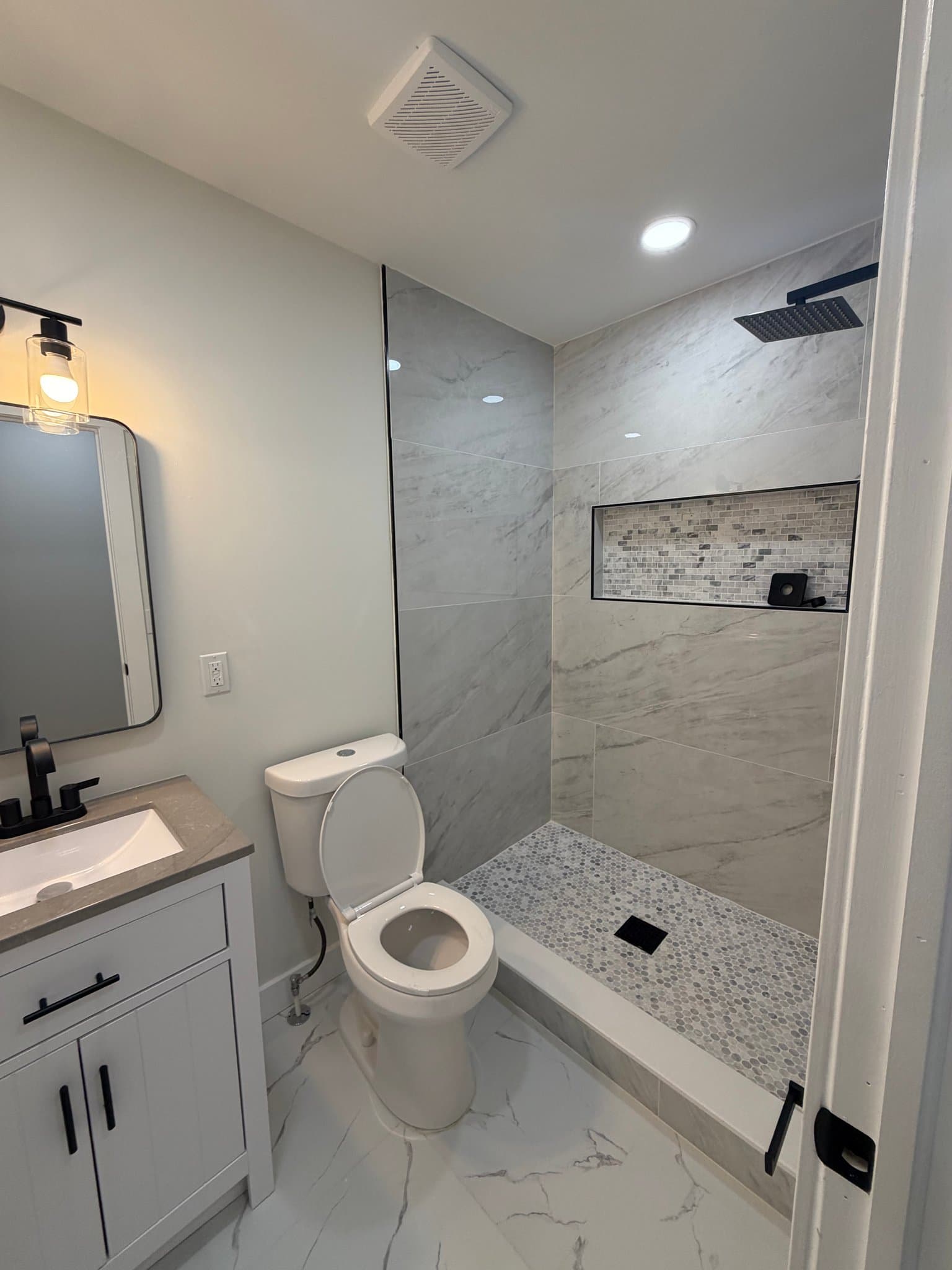 Baltimore Townhome: 1404 E Lanvale St