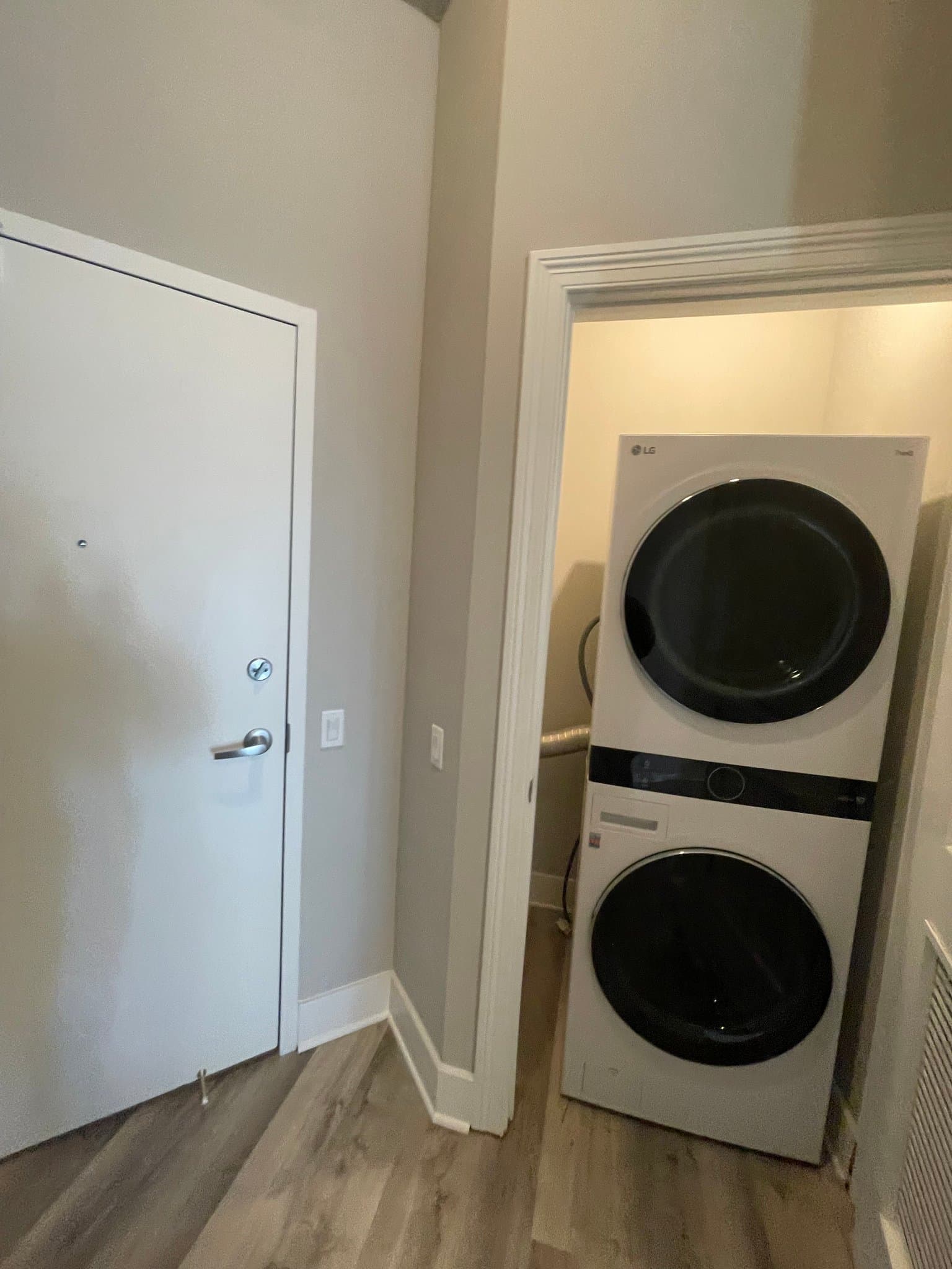 Chicago Condo: 106 W Polk St