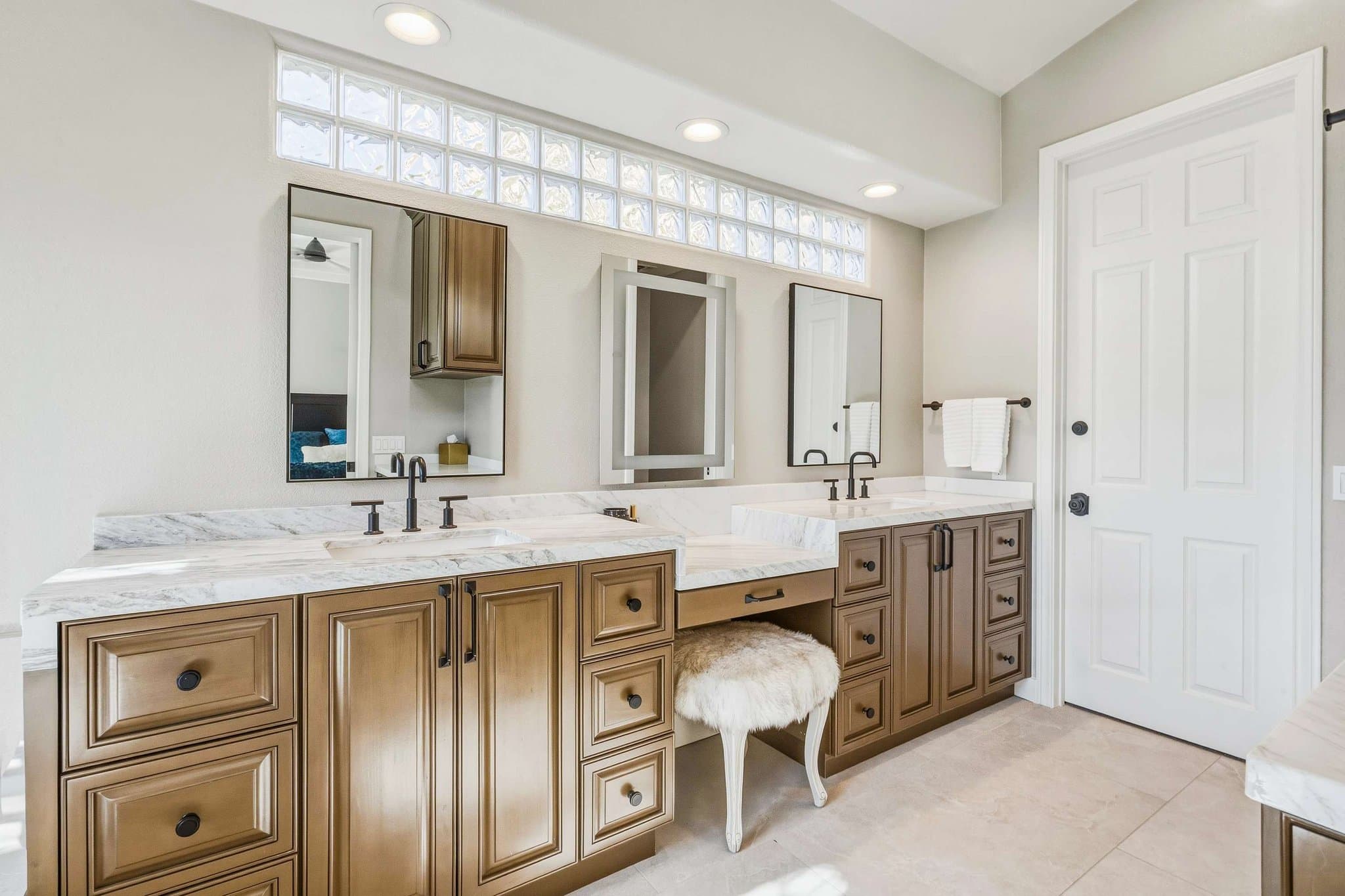 La Quinta House: 50325 Grand Traverse Ave