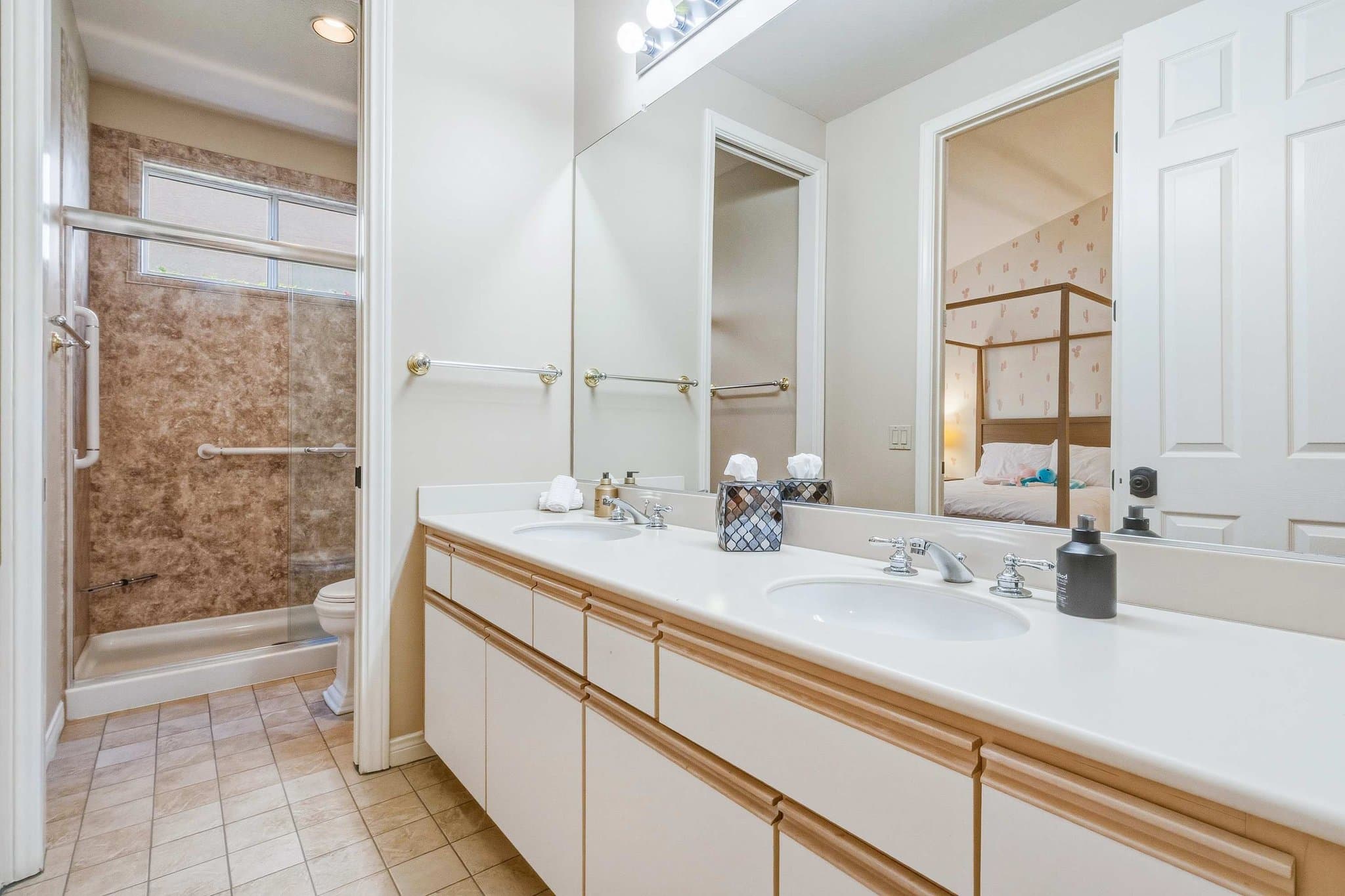 La Quinta House: 50325 Grand Traverse Ave