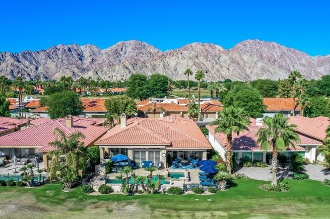 La Quinta House: 80425 Cedar Crest