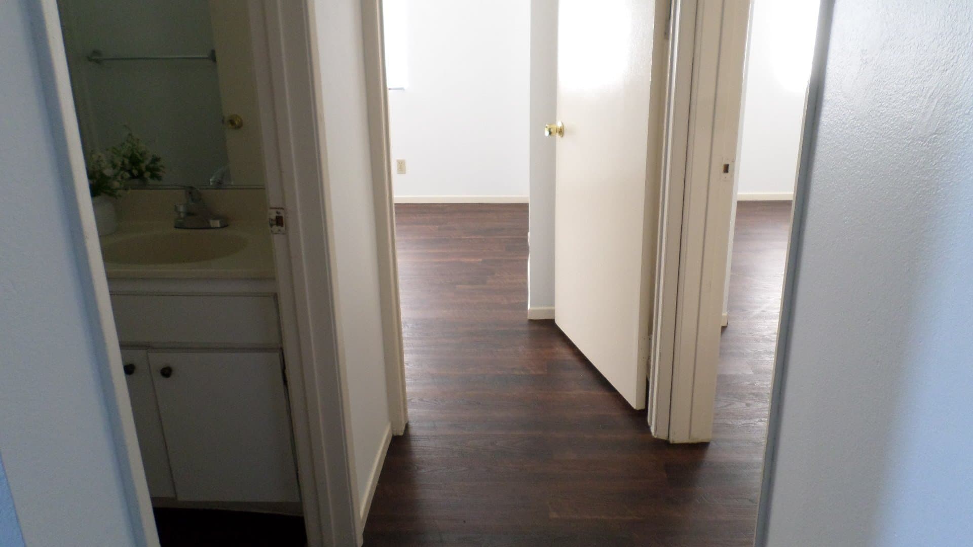 Los Angeles Apartment: 5271 Huntington Drive North, Los Angeles, CA, USA