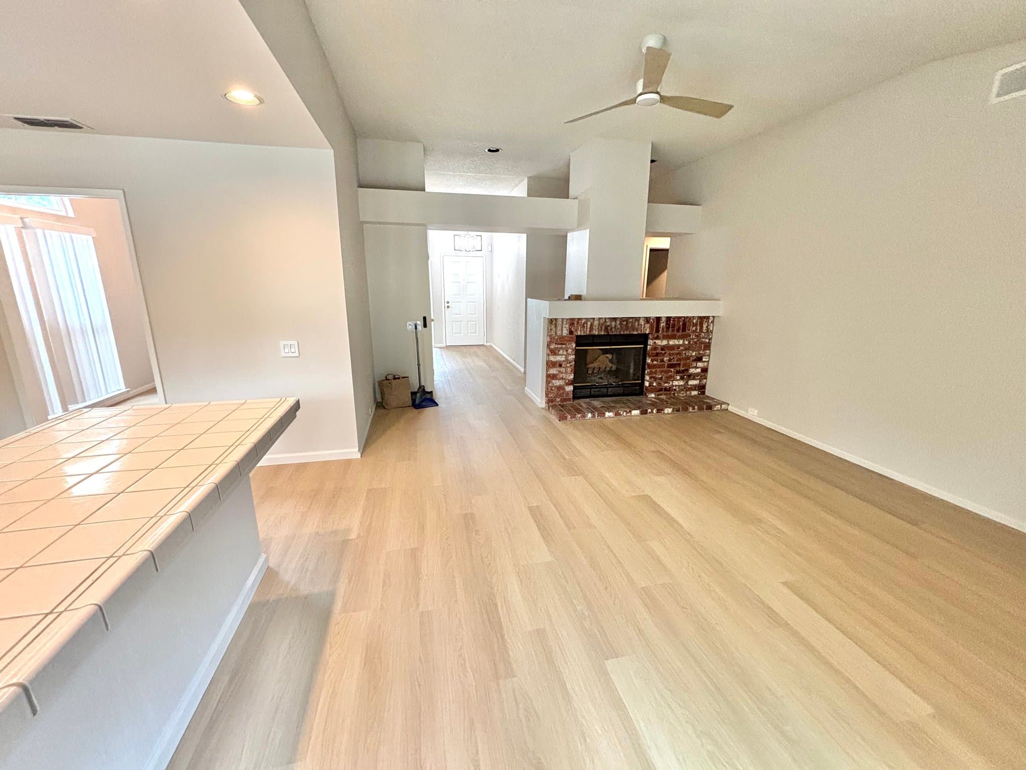 Sacramento House: 8079 Darien Cir
