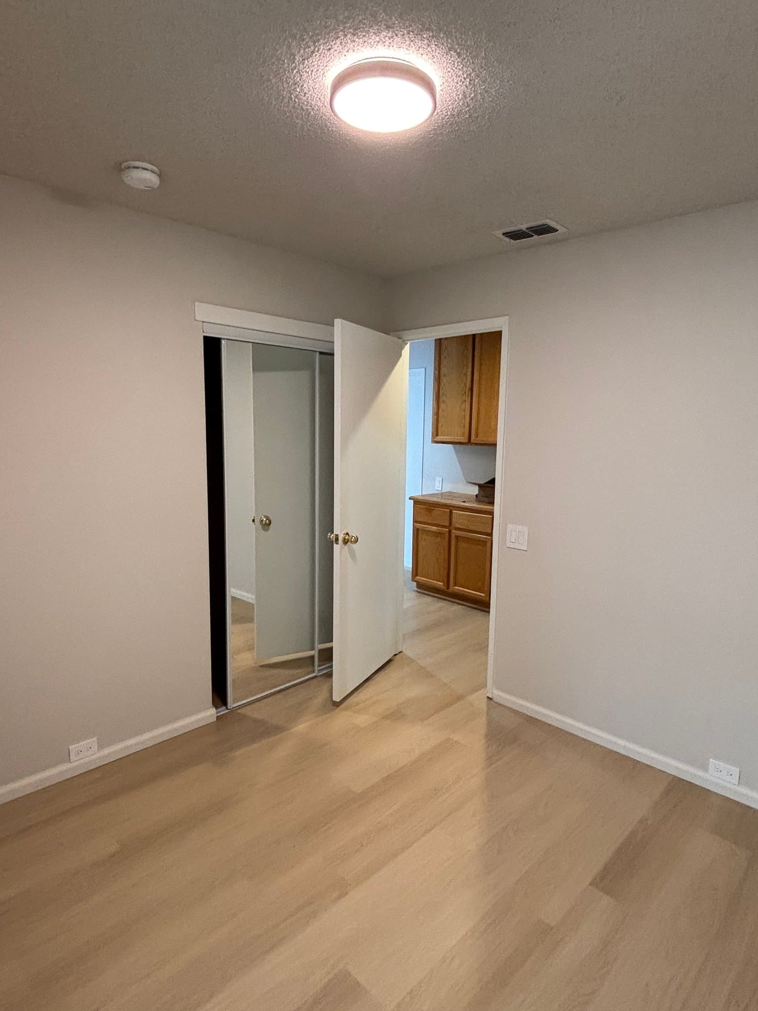 Sacramento House: 8079 Darien Cir