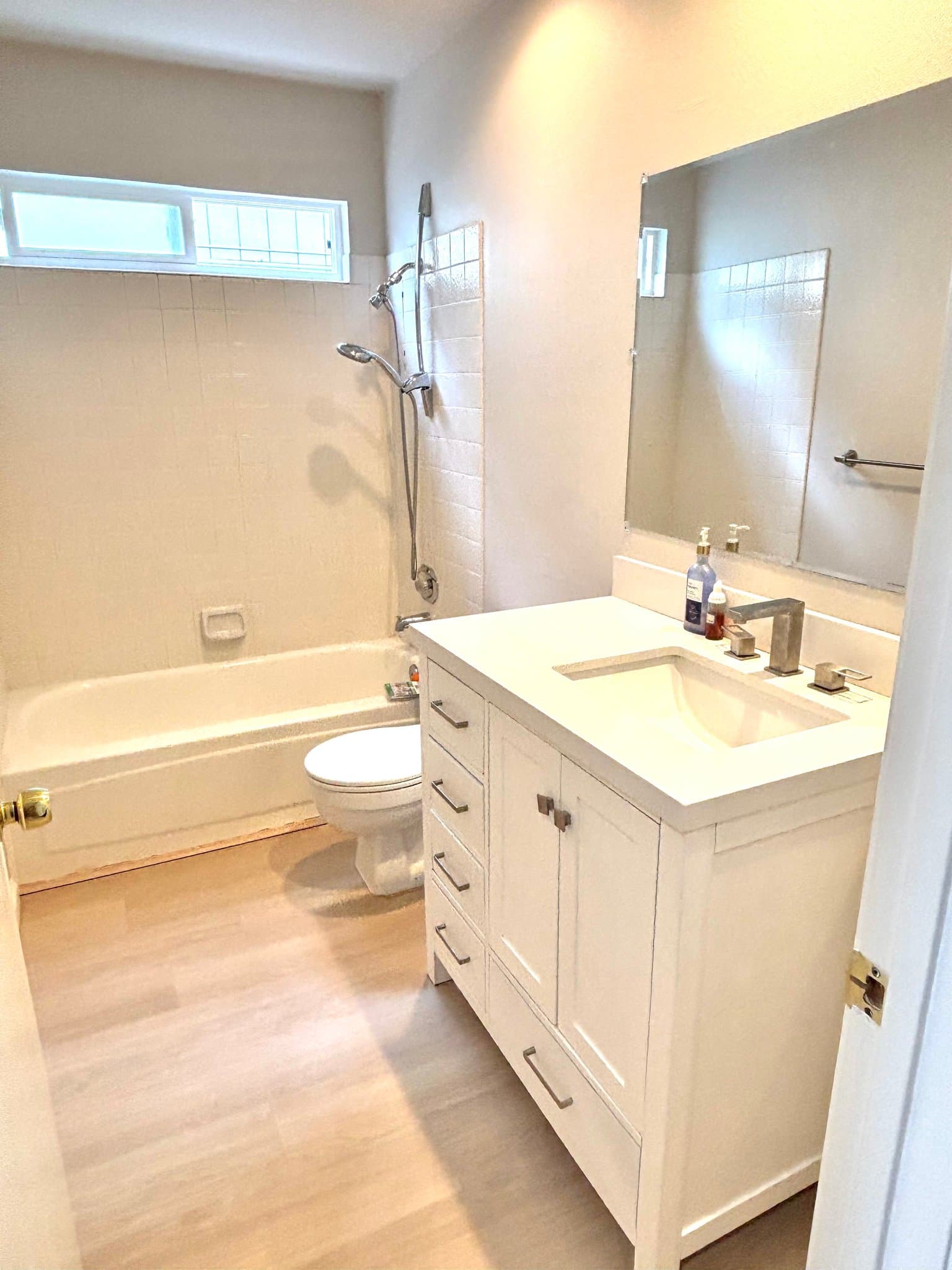 Sacramento House: 8079 Darien Cir
